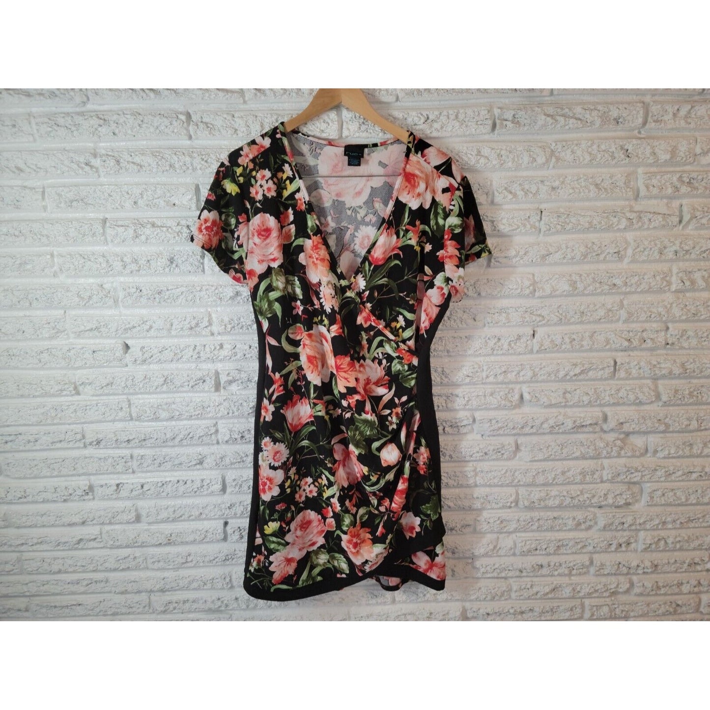 Rue 21 Women Dress 3X Mini Sheath Black Pink Floral Short Sleeve Office Career