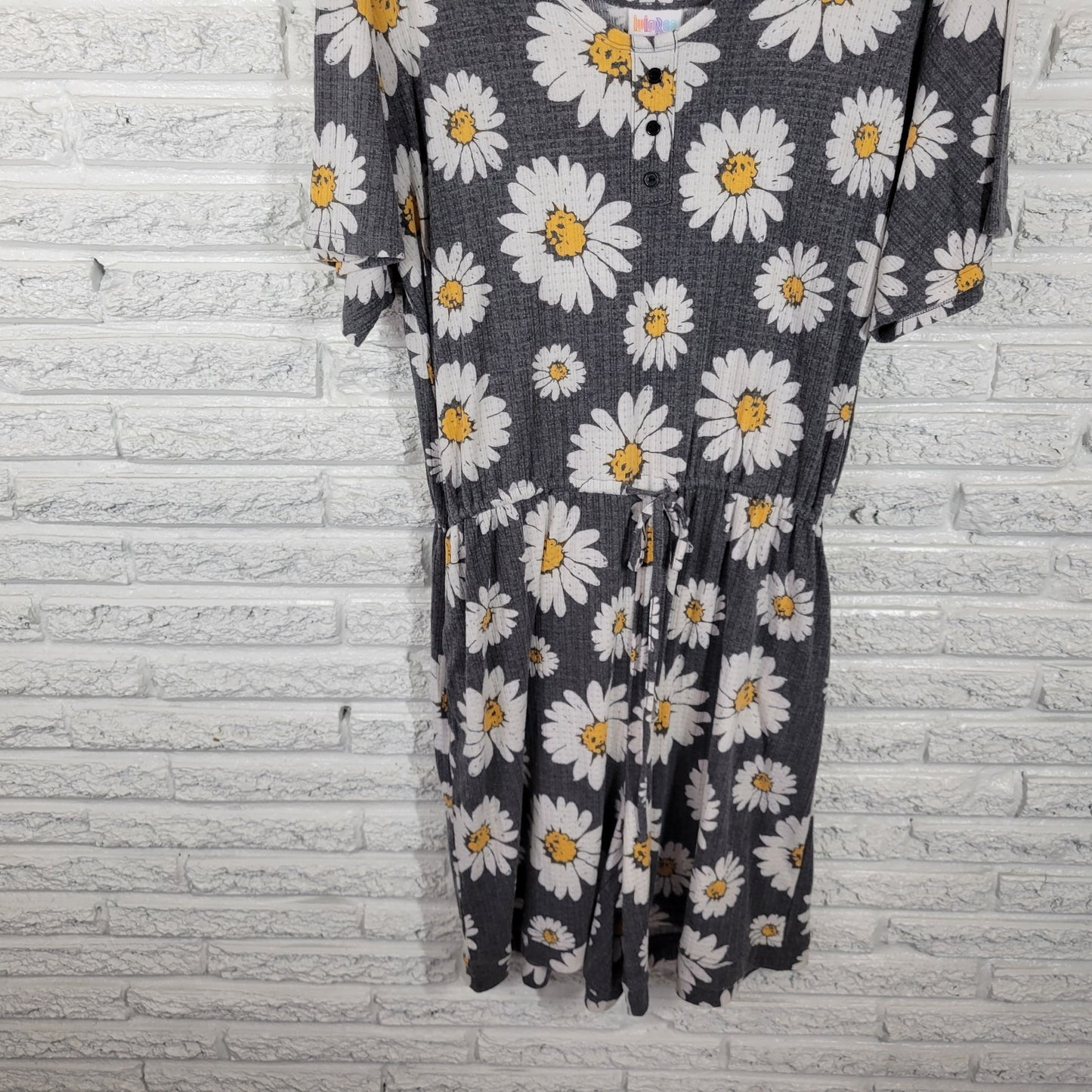 Lularoe Womens Romper 2XL Plus Shorts Gray Daisy All Over Pockets Poly Blend