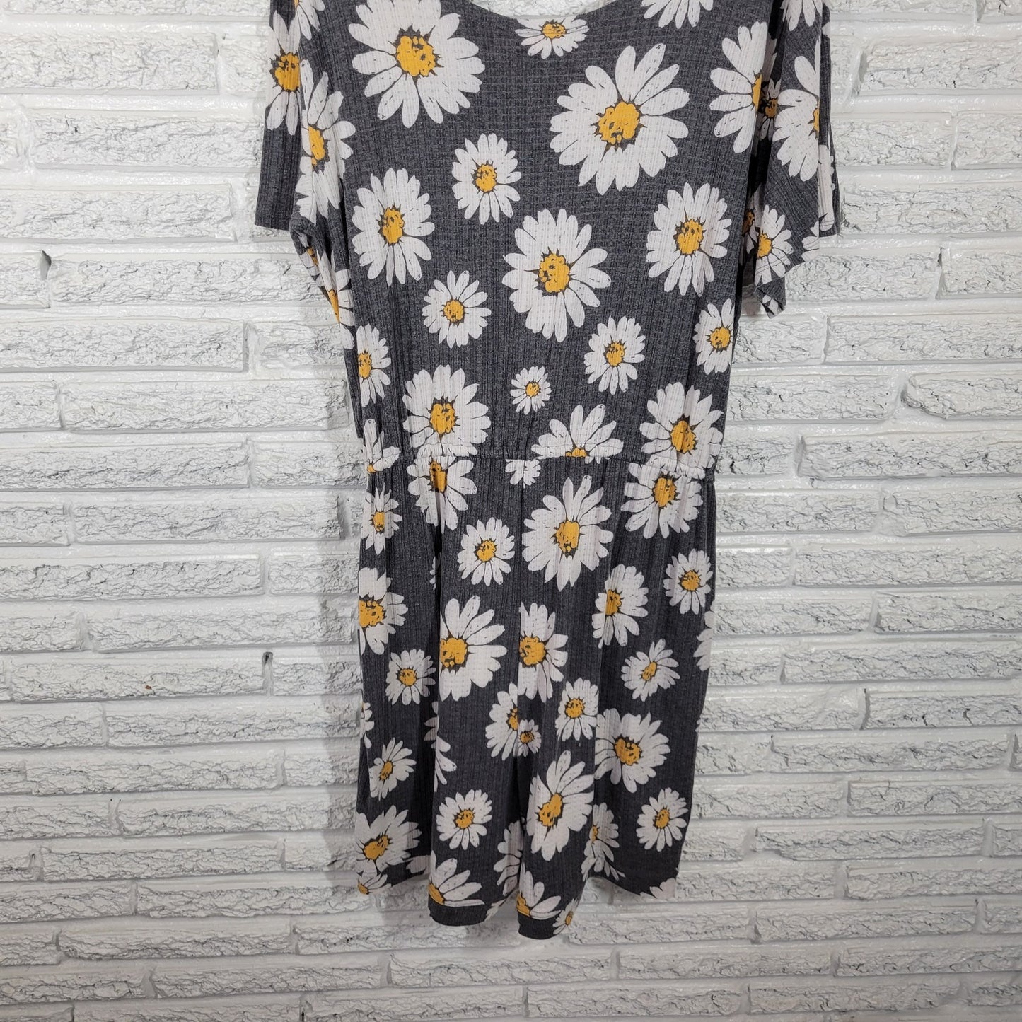 Lularoe Womens Romper 2XL Plus Shorts Gray Daisy All Over Pockets Poly Blend