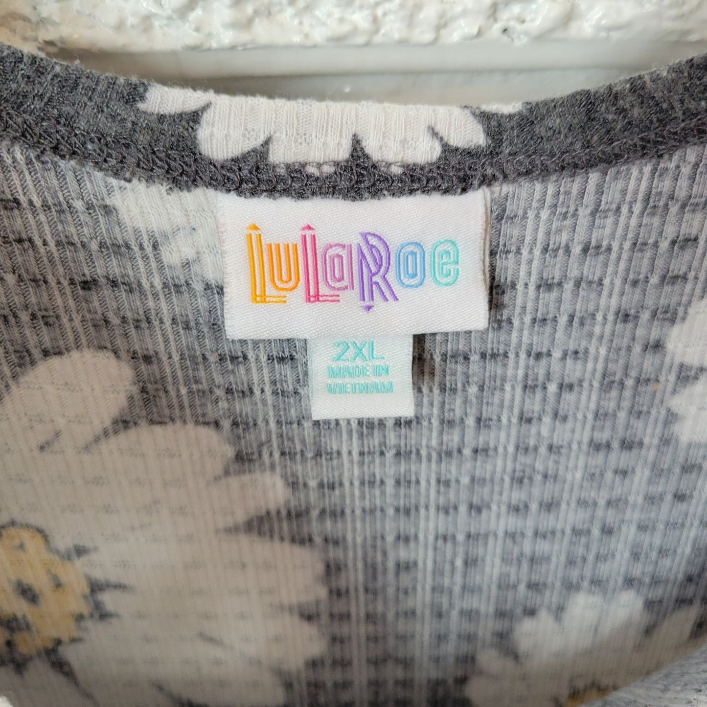 Lularoe Womens Romper 2XL Plus Shorts Gray Daisy All Over Pockets Poly Blend