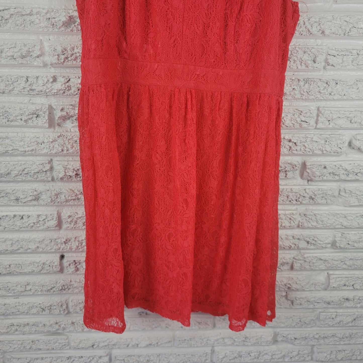Forever 21 Womens Dress 1X Plus Sheath Sleeveless Red Lace Party Knee Length