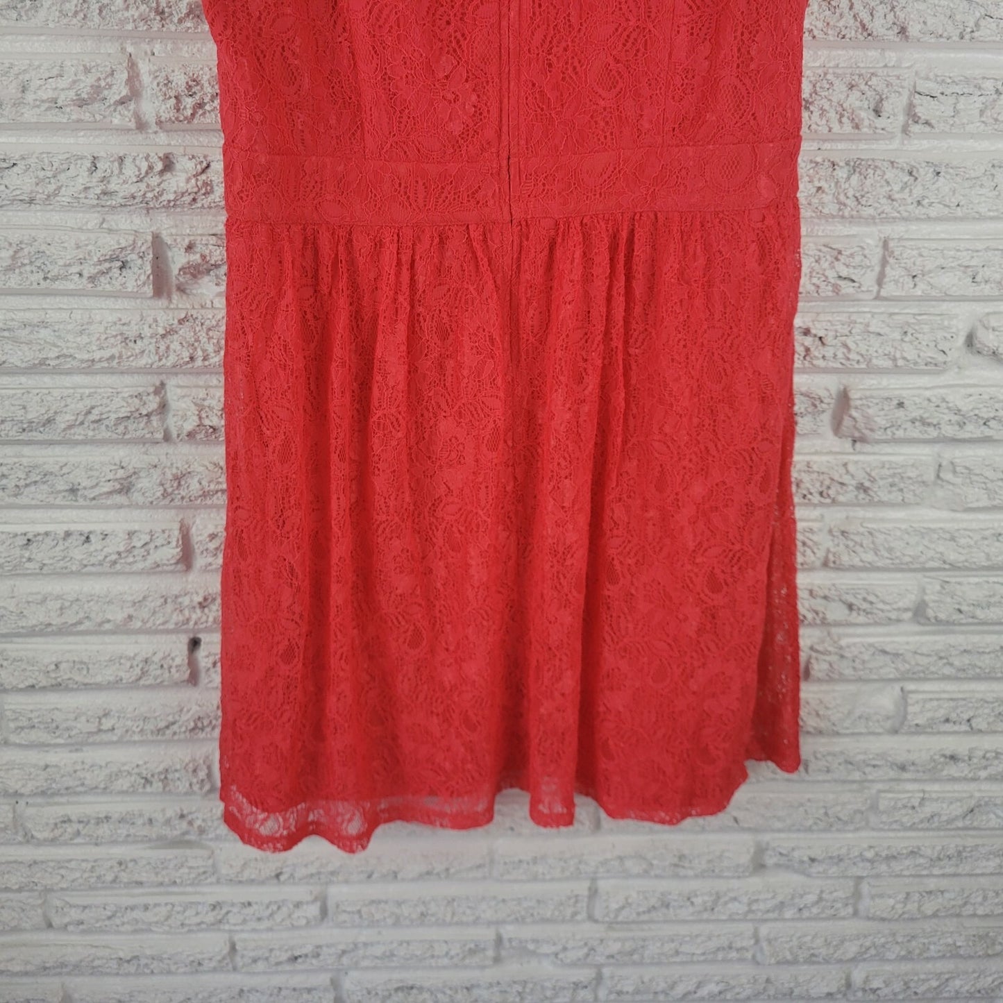 Forever 21 Womens Dress 1X Plus Sheath Sleeveless Red Lace Party Knee Length