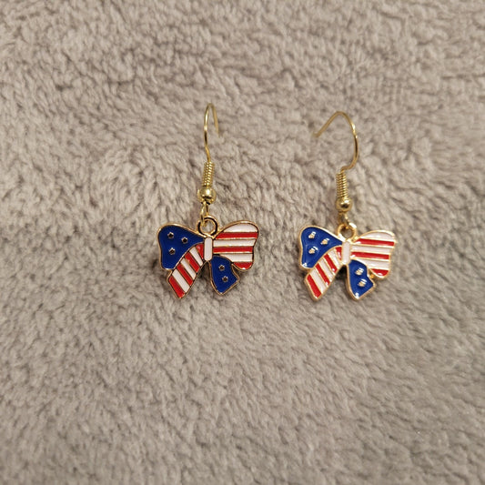 Fourth of July Patriotic Womens Earrings One Pair Bow Ribbon Hanging Gold Tone