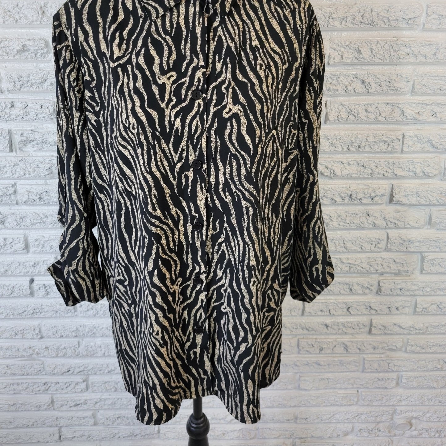Urban Works Womens Top 1X Plus Roll Tab Sleeve Lightweight Black Animal Print