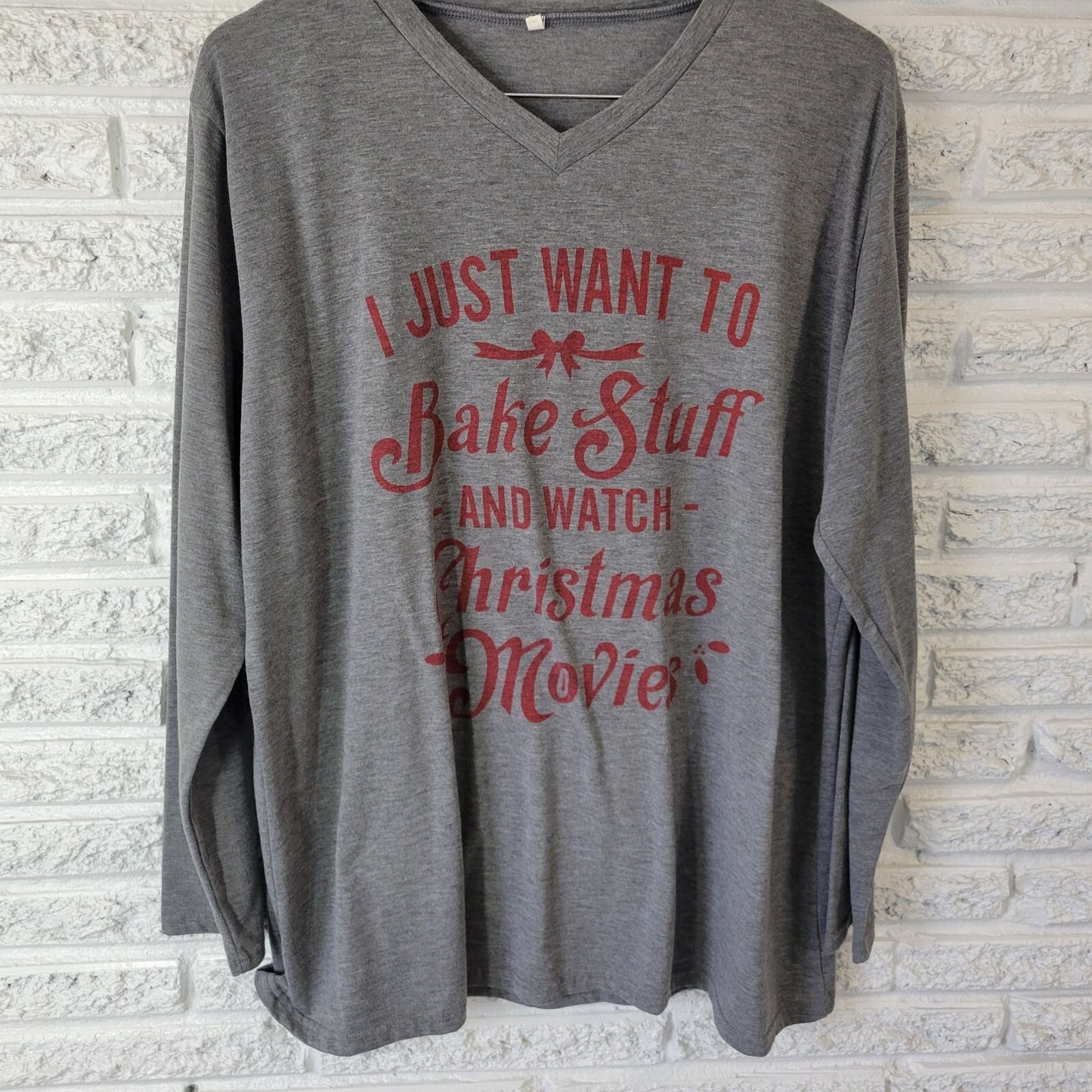 Christmas Womens Top 3XL Plus Tee Long Sleeve Gray Christmas Movies Bake Stuff