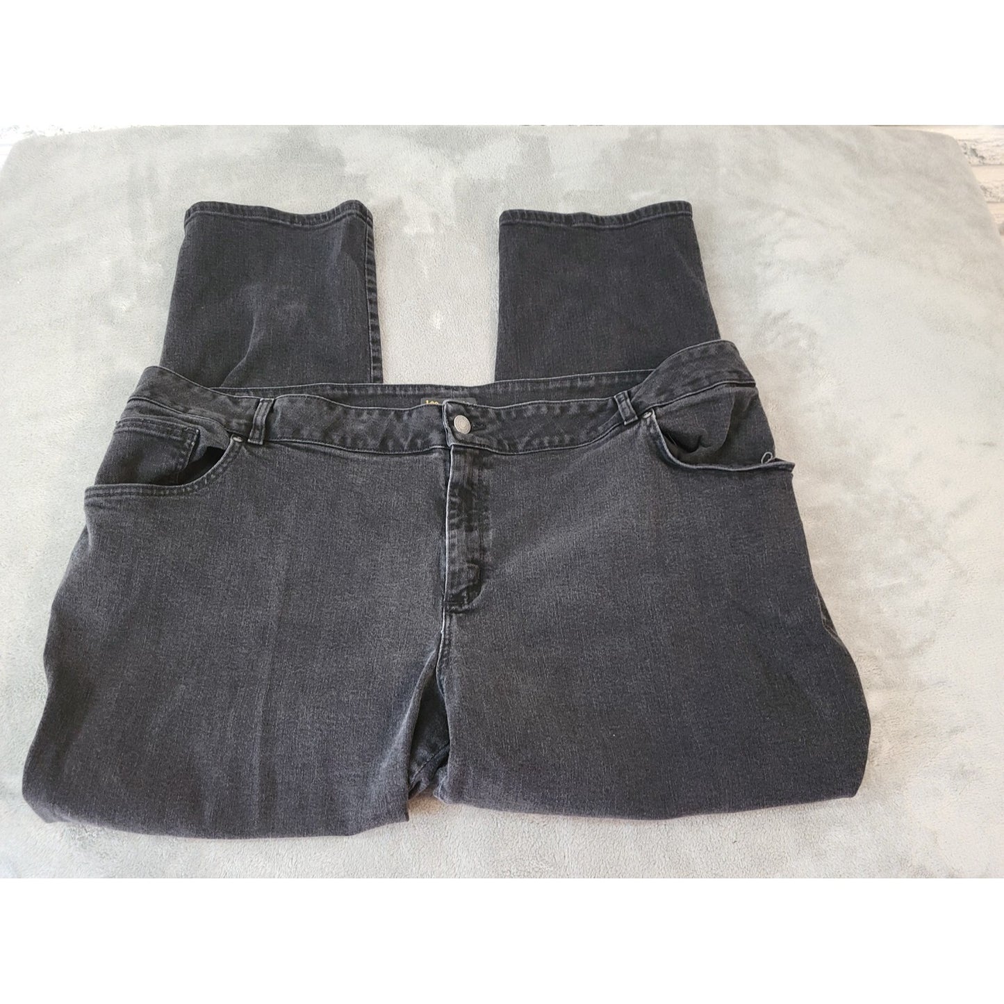 Lee Womens Jeans 26W Plus M Relaxed Fit Straight Leg Crop Black Denim Zip Fly