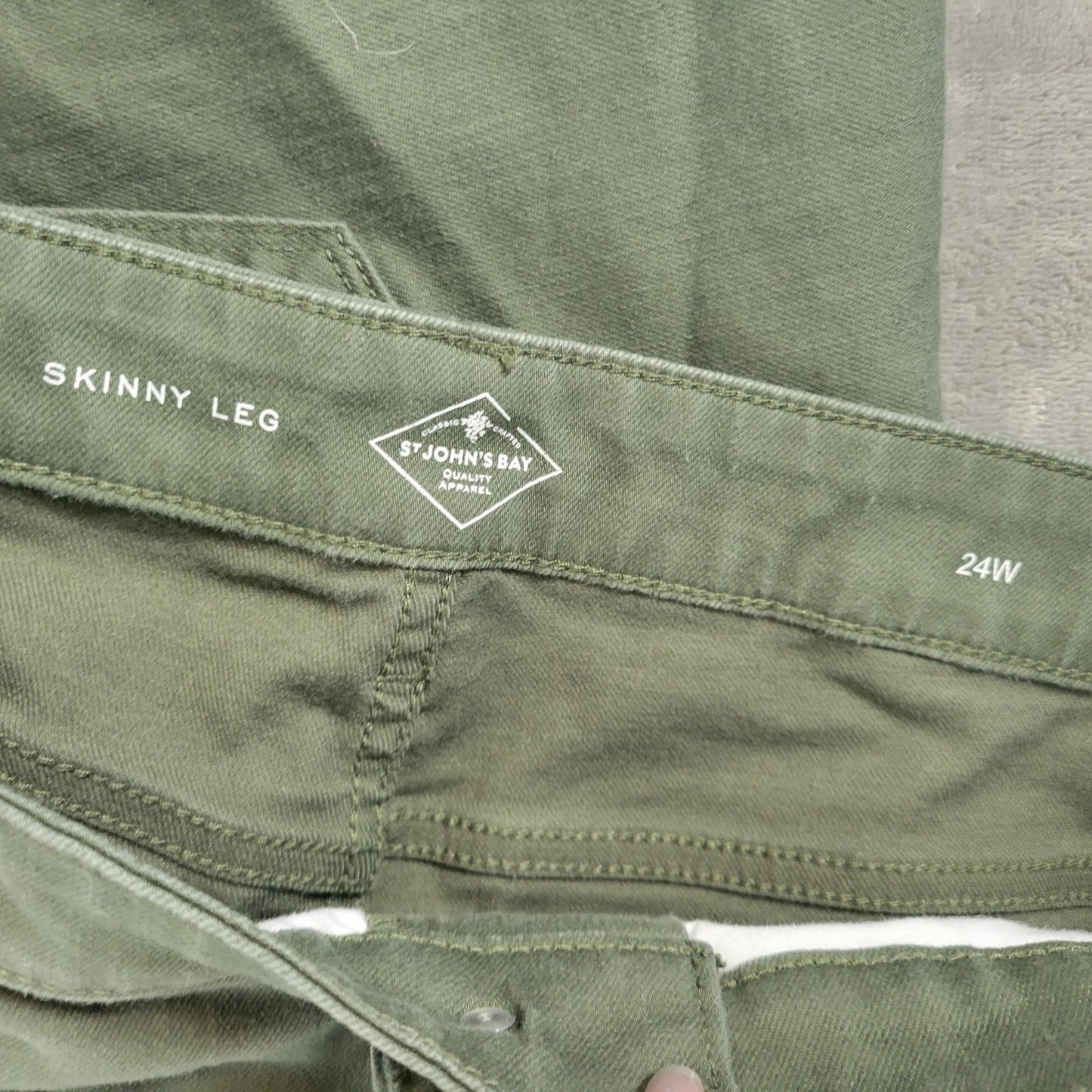 St Johns Bay Womens Jeans 24W Plus Cropped Skinny Leg Green Denim Zip Fly Comfy