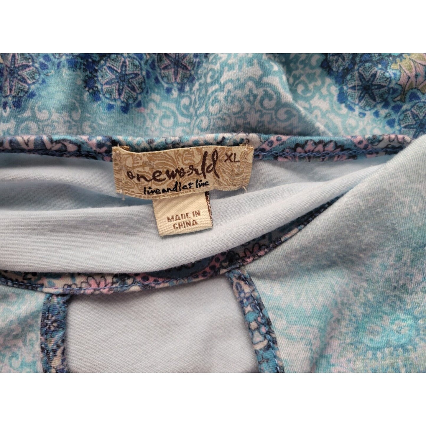 Live Let Live Women Top Extra Large Long Sleeve Blue Geometric Keyhole Casual