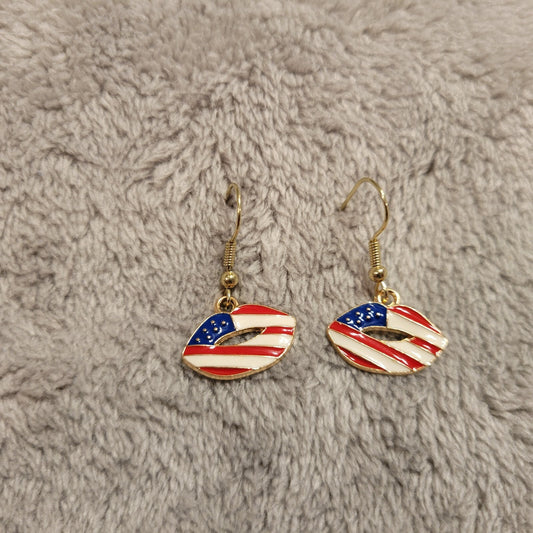 Fourth of July Patriotic Womens Earrings One Pair USA Flag Kiss Lips Hanging