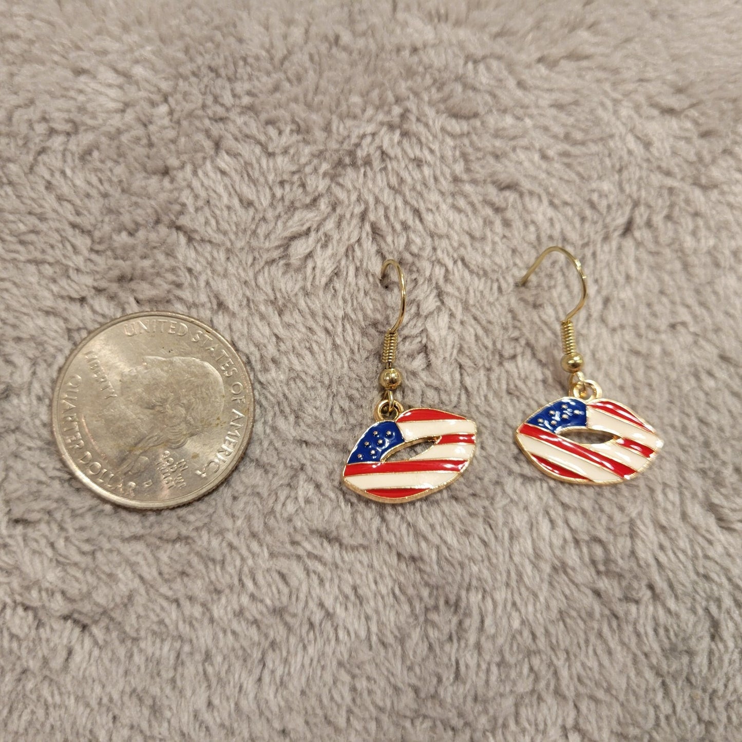 Fourth of July Patriotic Womens Earrings One Pair USA Flag Kiss Lips Hanging
