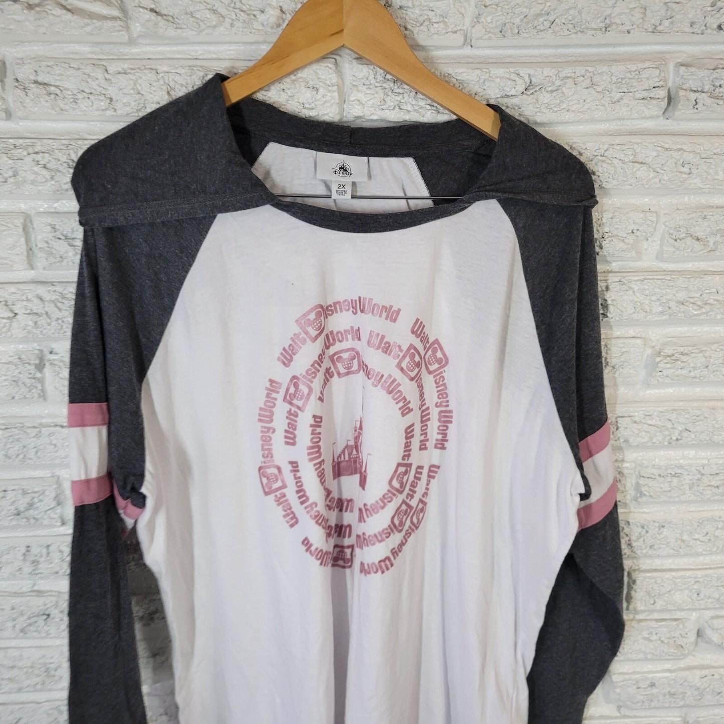 Walt Disney World Womens Top 2X Plus Tee Hoodie Raglan Sleeve Gray Faded Look