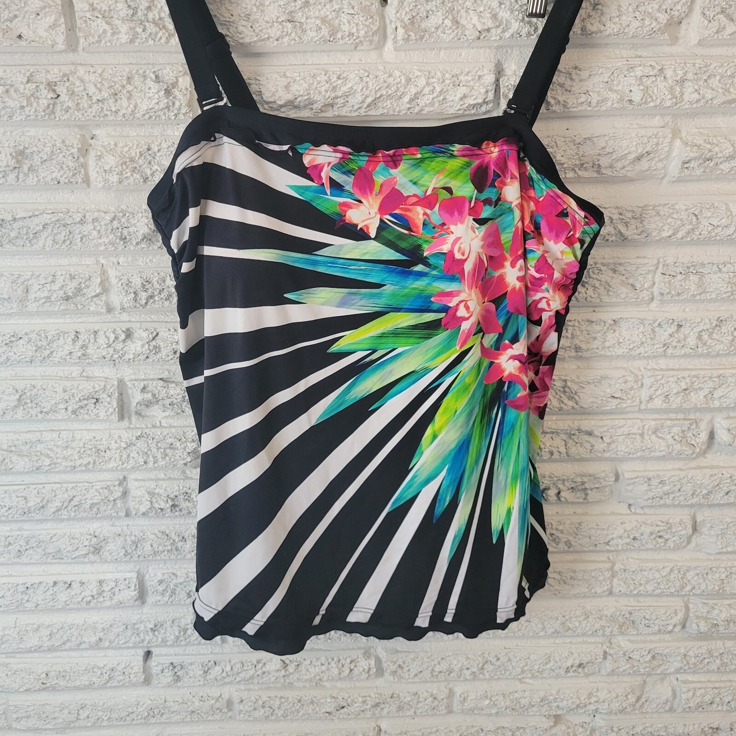 Maxine Hollywood Womens Swim Top 22W Black Pink Built in Bra Adjustable Strap