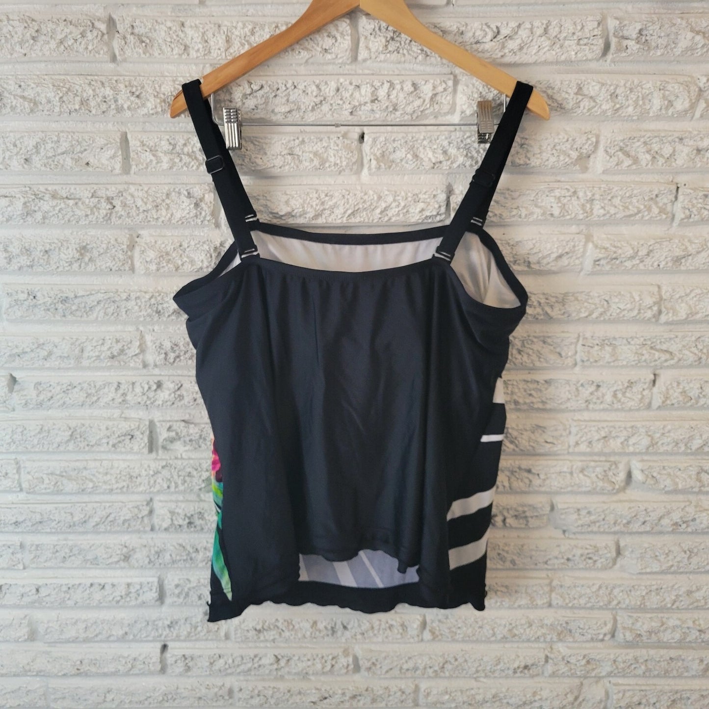 Maxine Hollywood Womens Swim Top 22W Black Pink Built in Bra Adjustable Strap