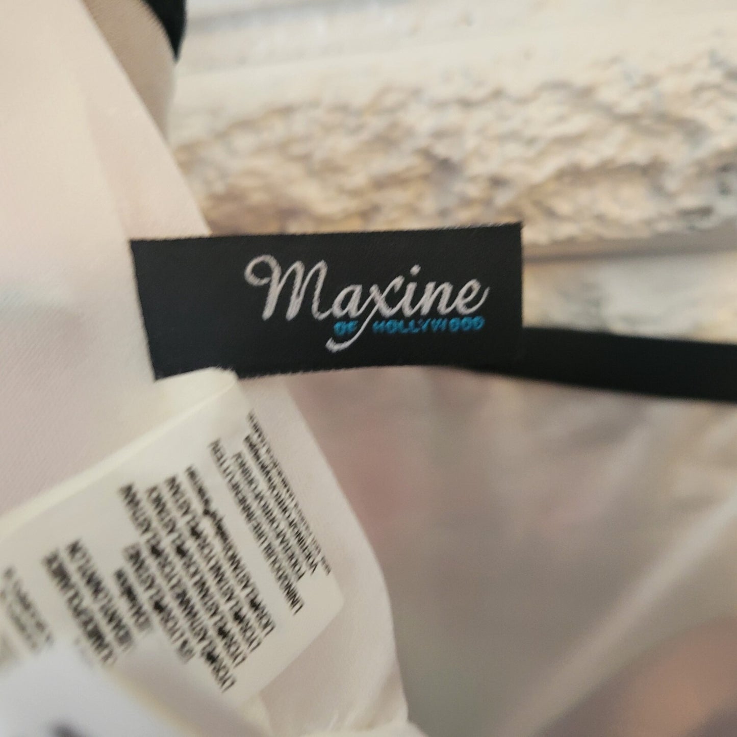 Maxine Hollywood Womens Swim Top 22W Black Pink Built in Bra Adjustable Strap