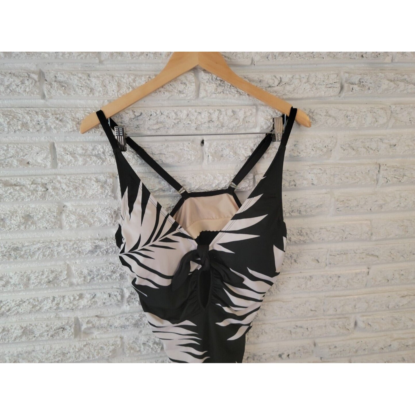 Kona Sol Womens Swimsuit 18W One Piece Spaghetti Strap Keyhole Black Floral