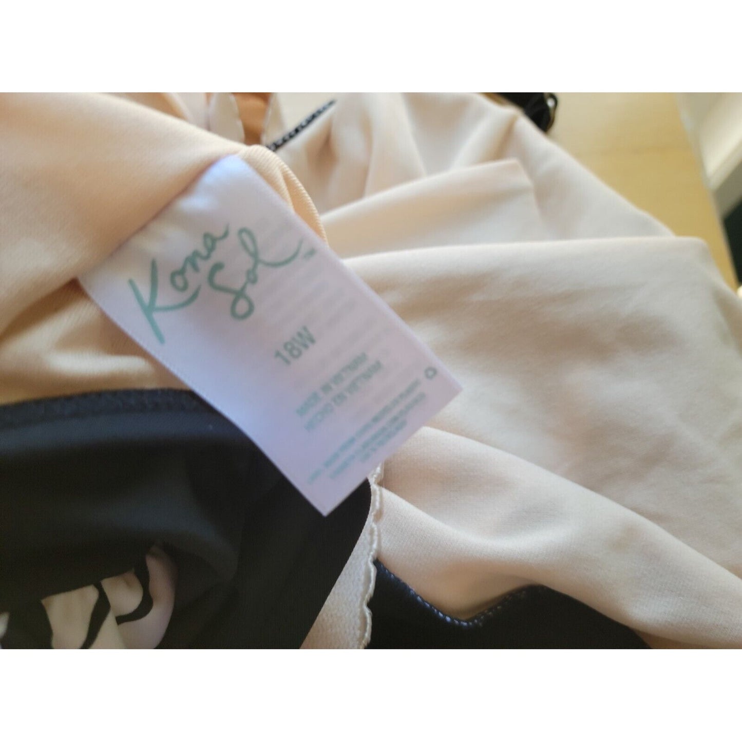 Kona Sol Womens Swimsuit 18W One Piece Spaghetti Strap Keyhole Black Floral