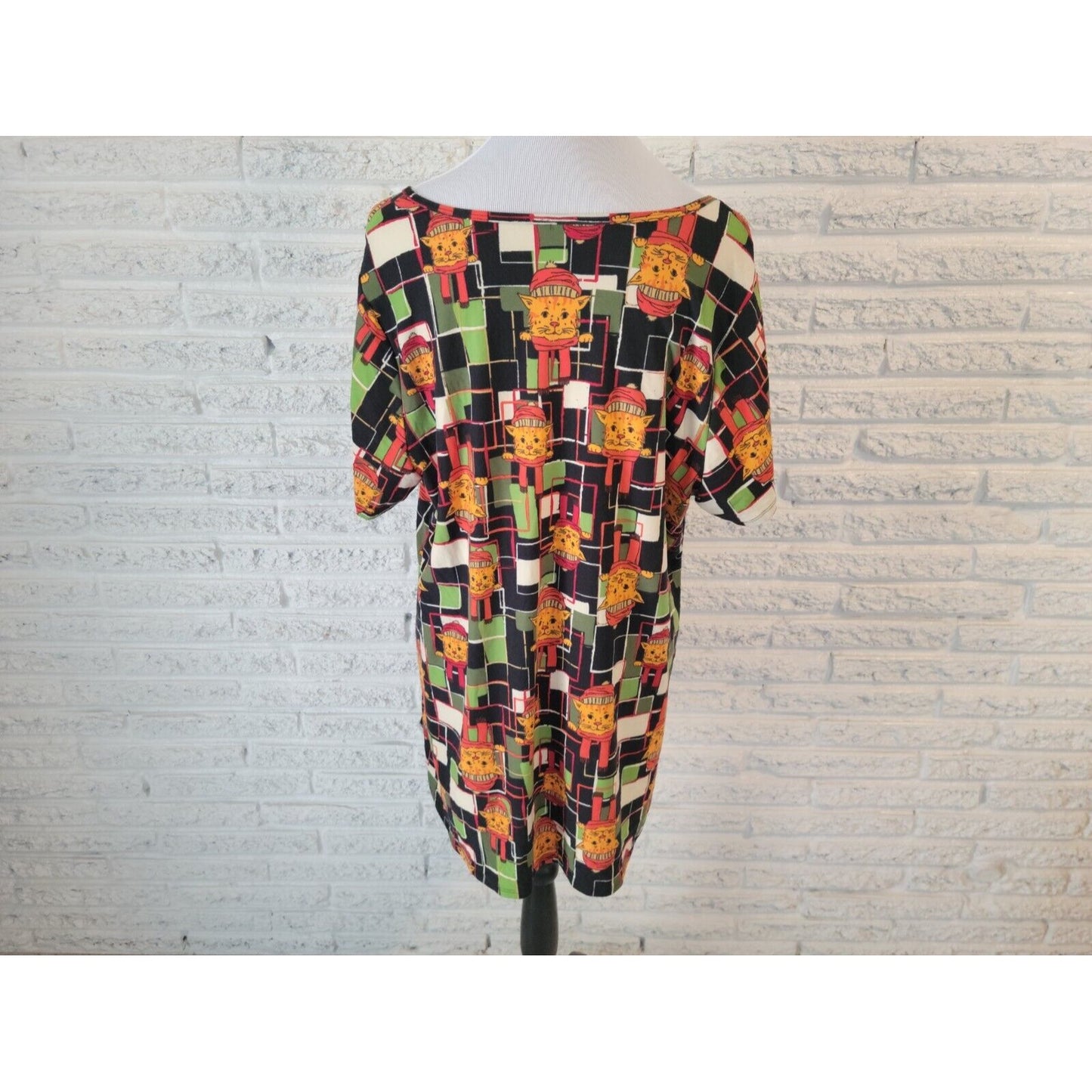 Lularoe Womens Top 2XL Plus Tee Cat Kitten Short Sleeve Polyester Blend Green