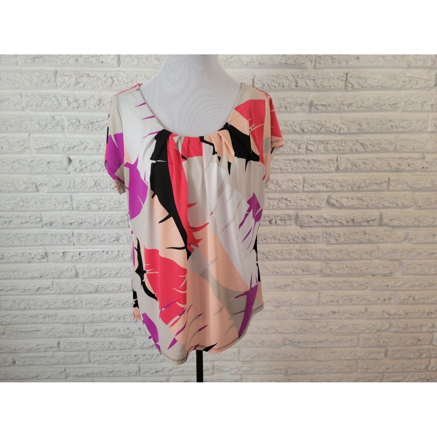 Worthington Womens Top 0X Plus Short Sleeve Pink Geometric Poly Blend Pleated