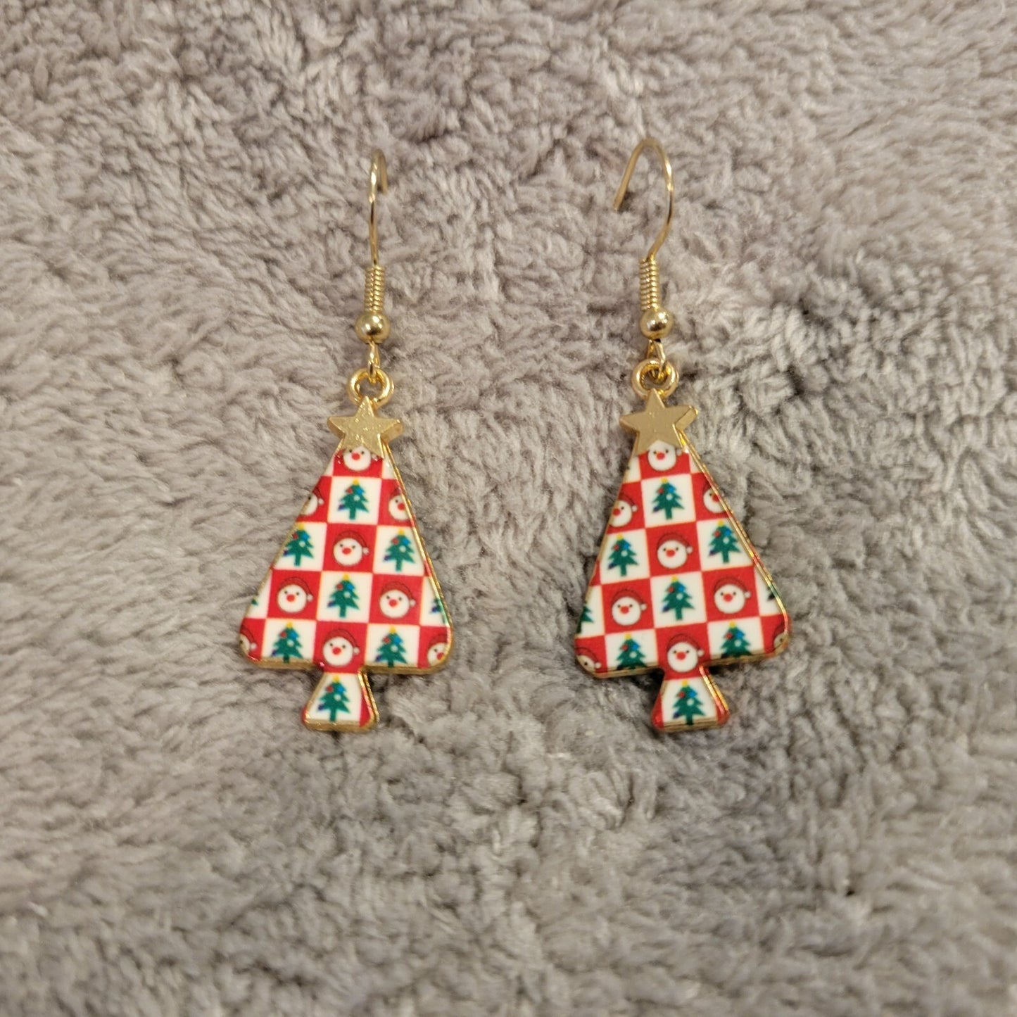 Christmas Trees #1 Womens Earrings One Pair Hanging Red Green Gold Tone Holiday