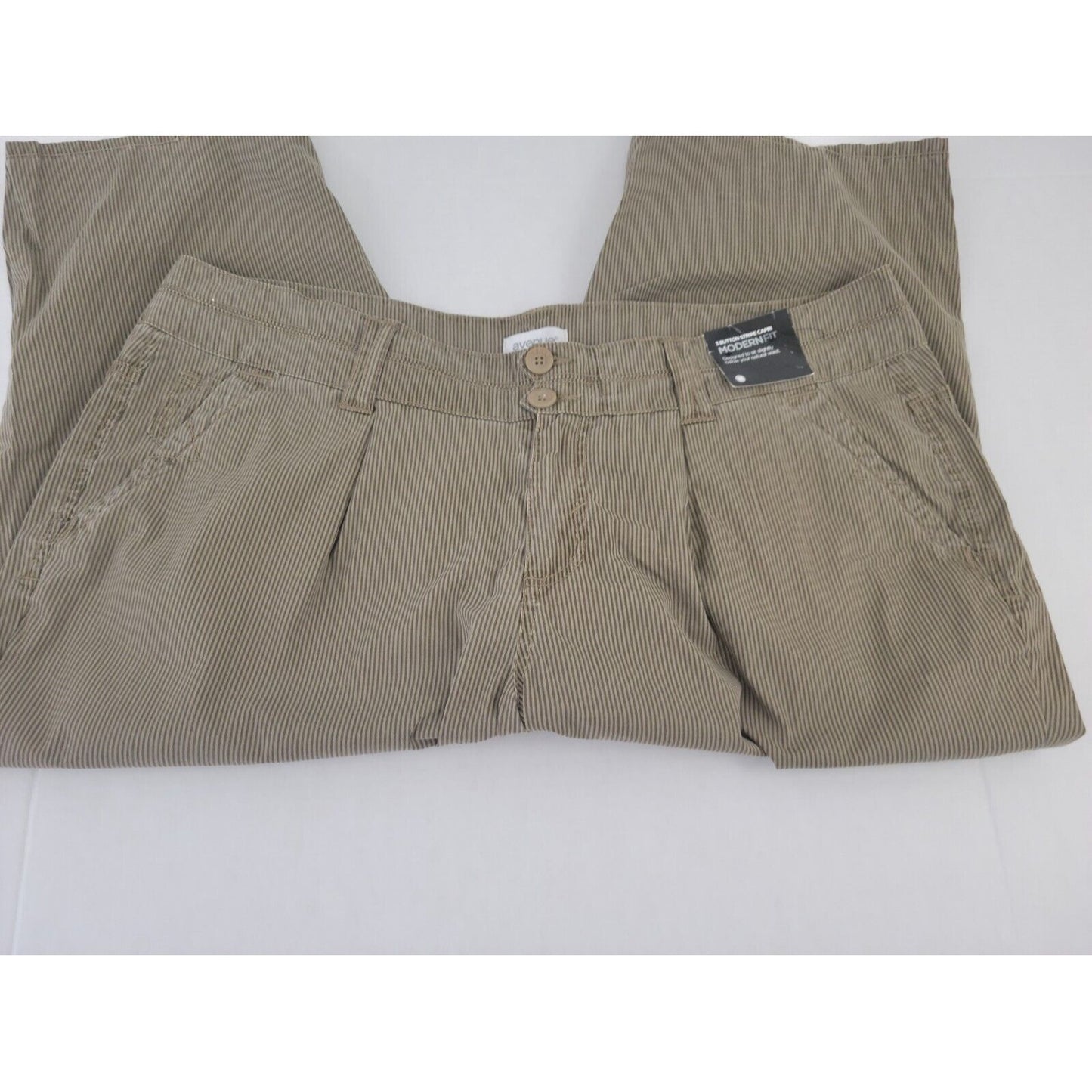 Avenue Womens Pants 18 Plus Capri Modern Fit Flap Pockets Brown Stripe Cotton