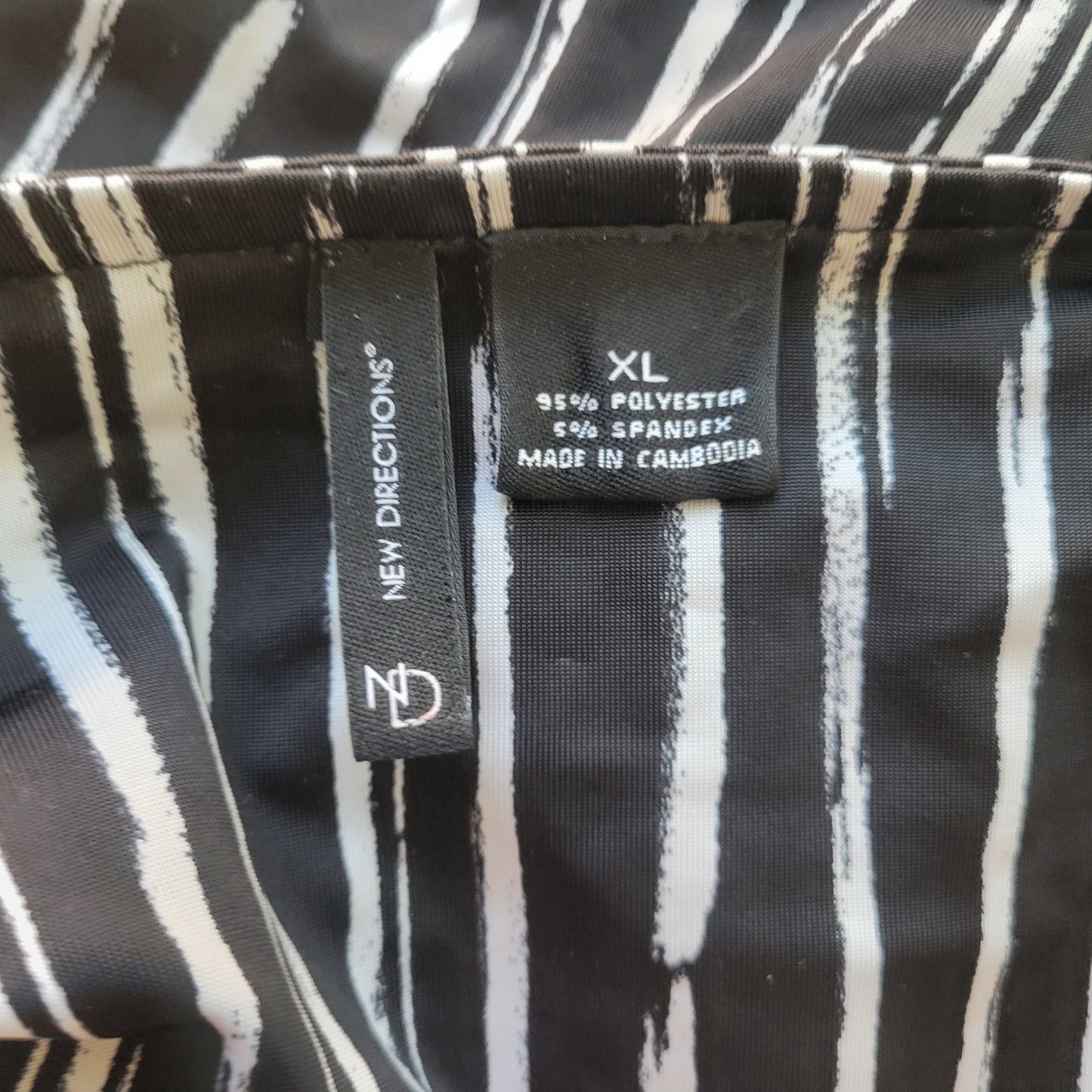 New Directions Women Top Extra Large XL Black Stripe Diagonal Asymmetric Keyhole