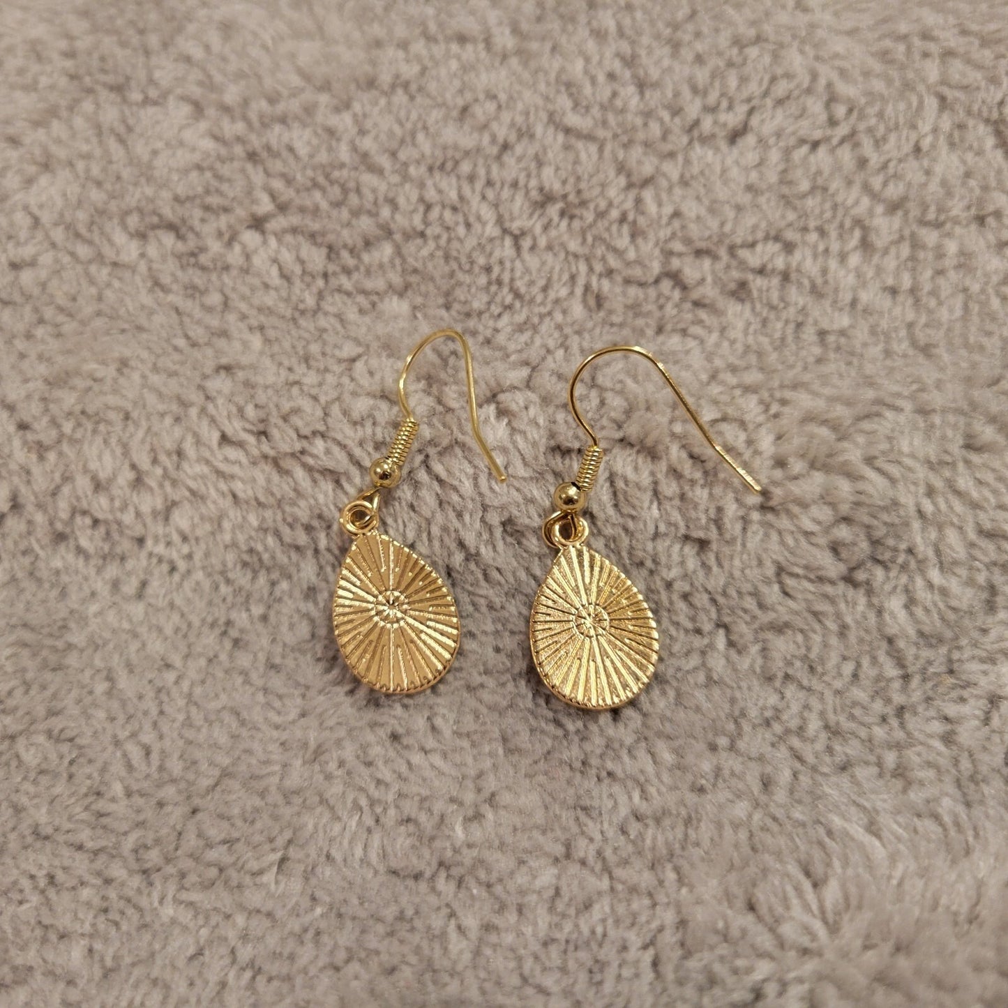 Fourth of July Patriotic Womens Earrings One Pair Teardrop Flag Hanging Dangle