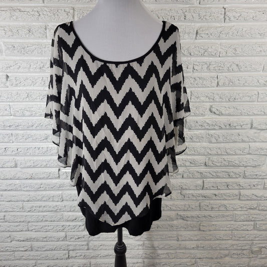 Alyx Womens Top 2X Plus Kimono Sleeve Black White Zig Zag Lightweight Lined