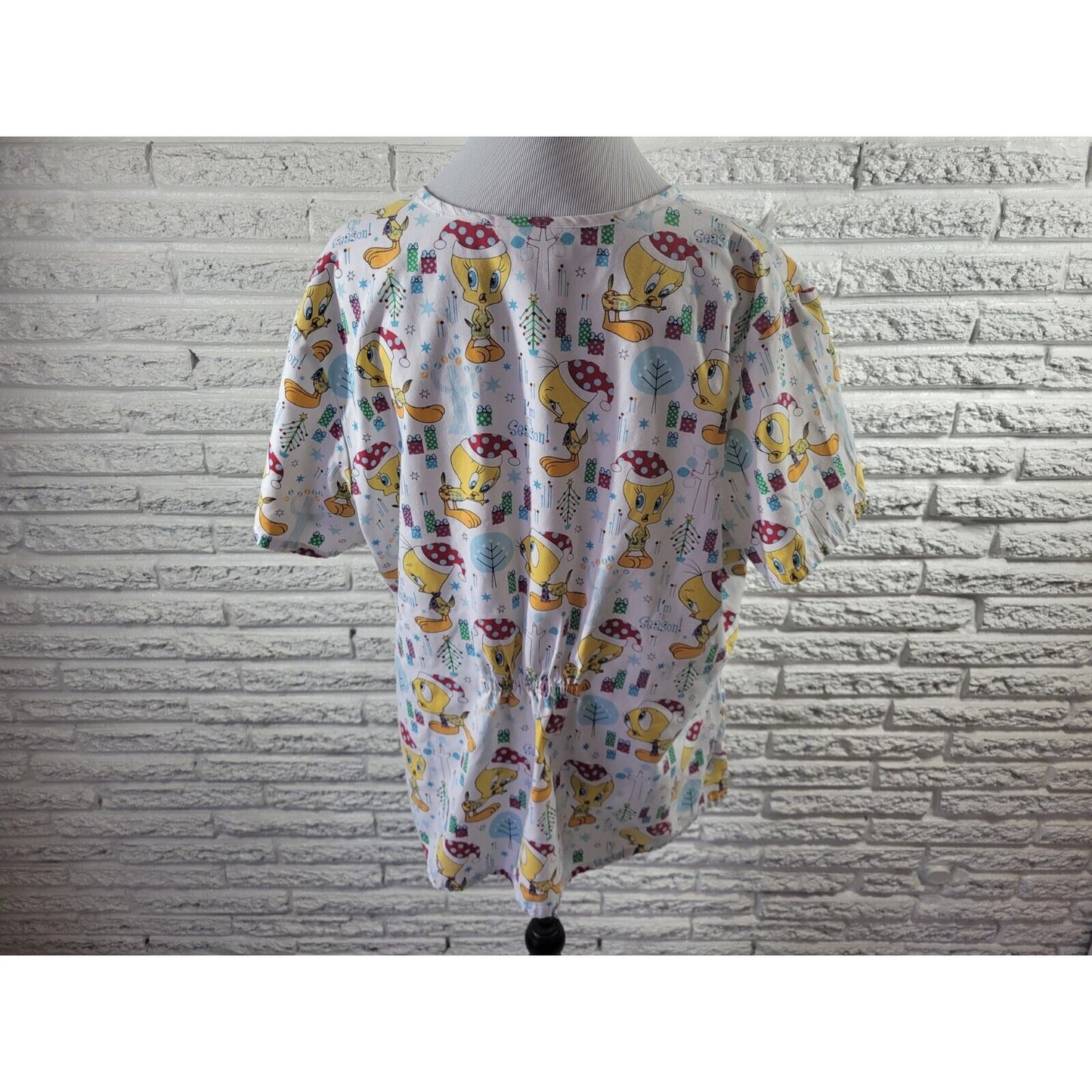 Christmas Looney Tunes Tweety Bird Unisex Scrub Top Extra Large Pockets Vet Tech