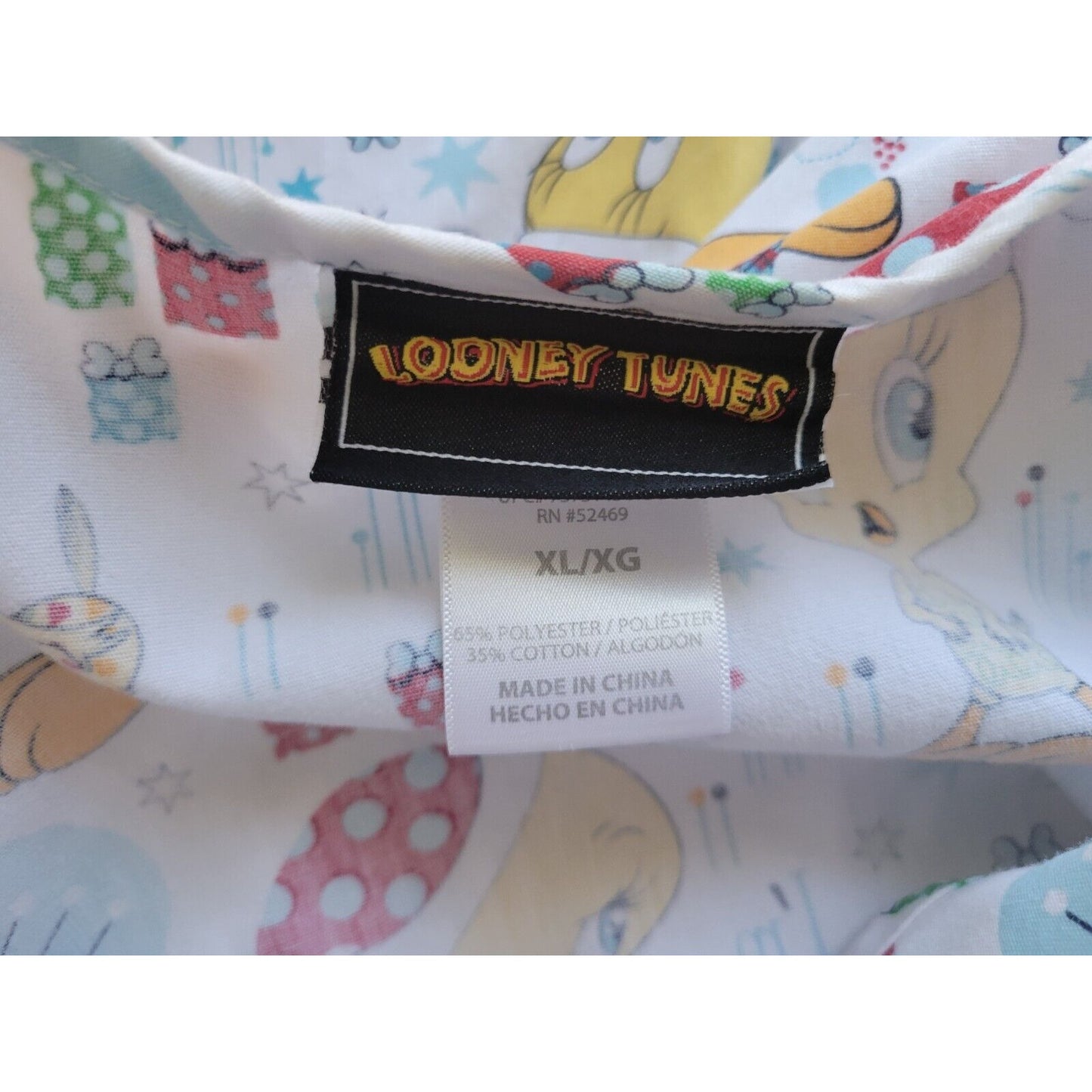 Christmas Looney Tunes Tweety Bird Unisex Scrub Top Extra Large Pockets Vet Tech