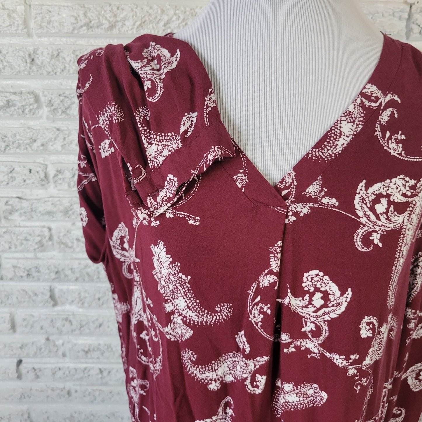 Kim Rogers Womens Top Extra Large Tunic Burgundy Paisley Rayon Asymmetric