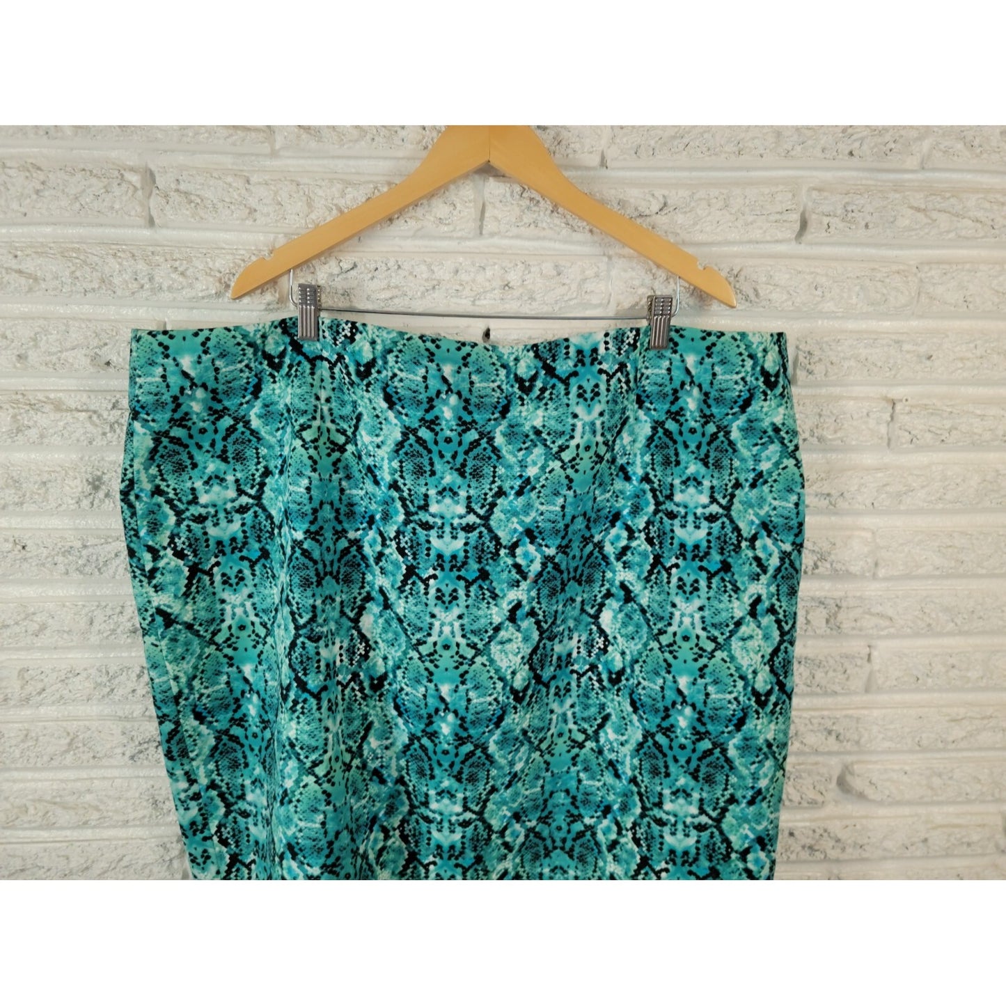 Liz Claiborne Womens Skirt 24W Plus Pencil Blue Animal Print Lined Zip Career