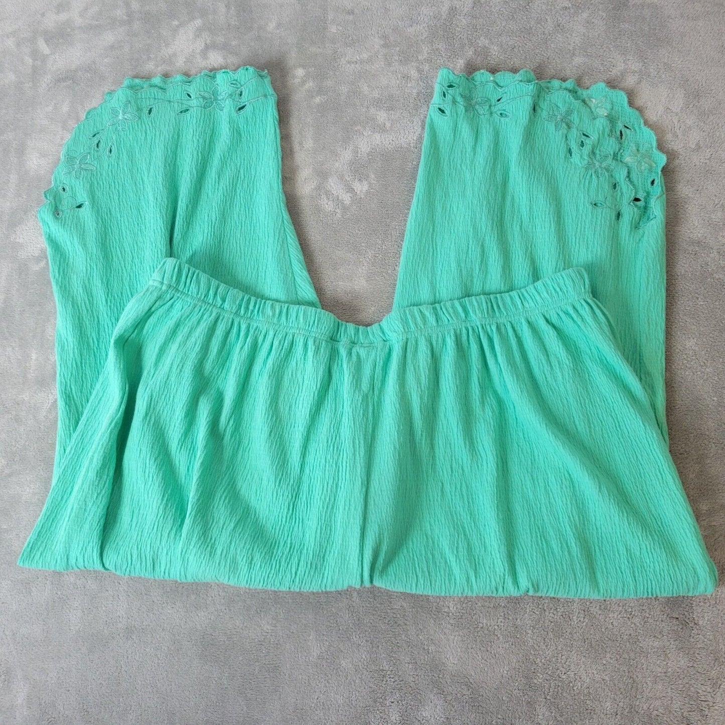 Roamans Womens Pants 1X Capri Pretty Mint Green Pull On Lightweight Eyelet Crepe