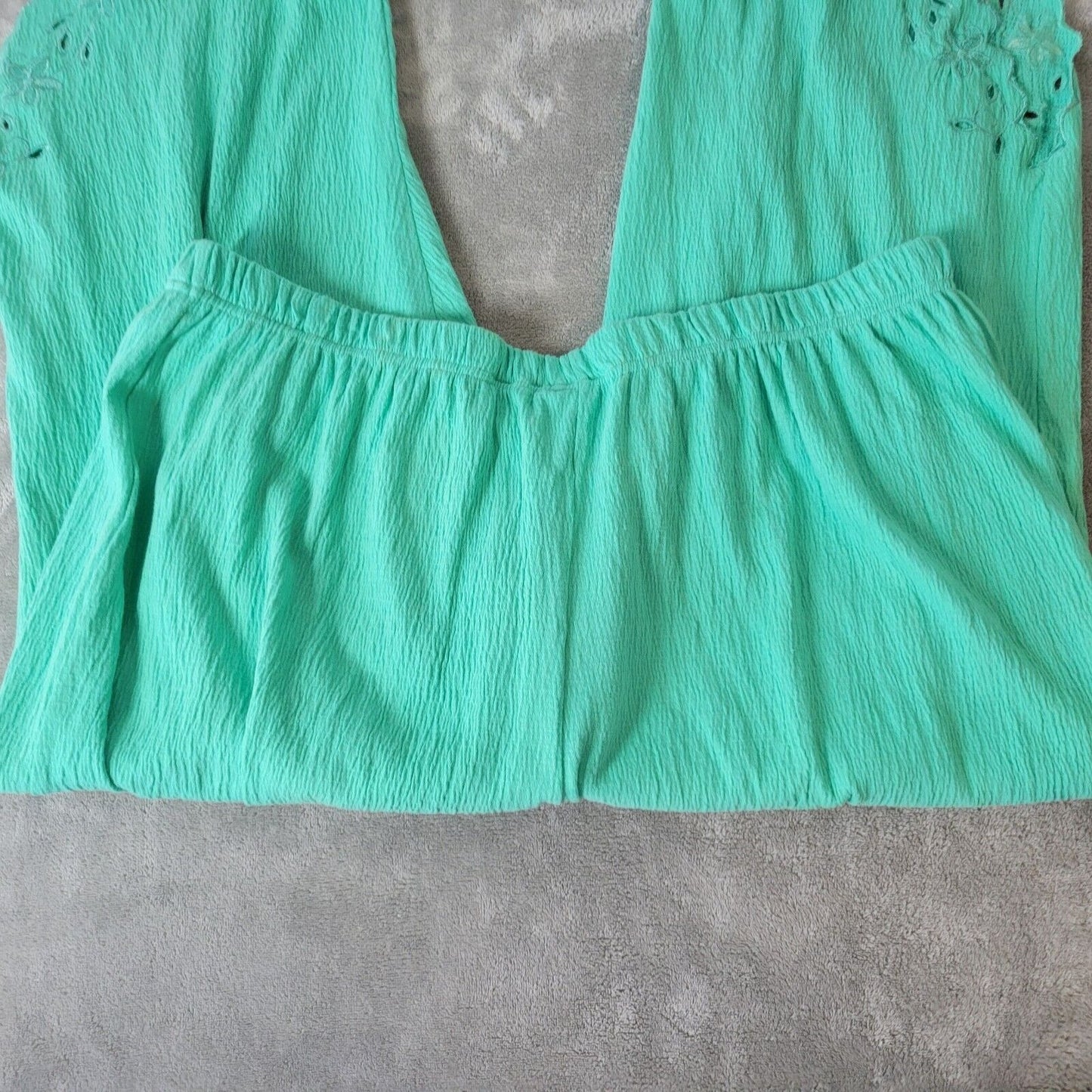 Roamans Womens Pants 1X Capri Pretty Mint Green Pull On Lightweight Eyelet Crepe