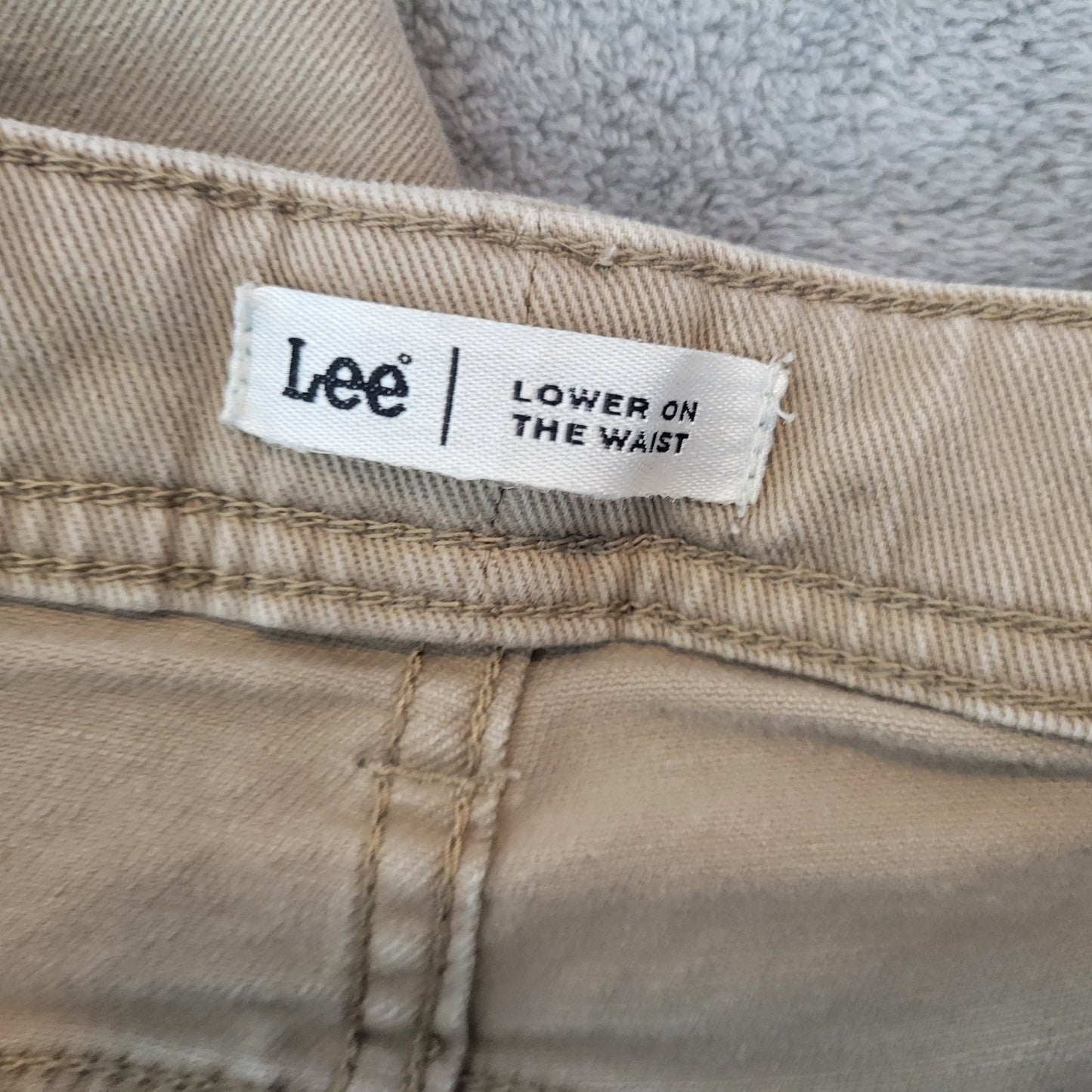 Lee Women Jeans 18W Plus Capri Lower on Waist Beige Denim Zip Fly Comfy Pockets