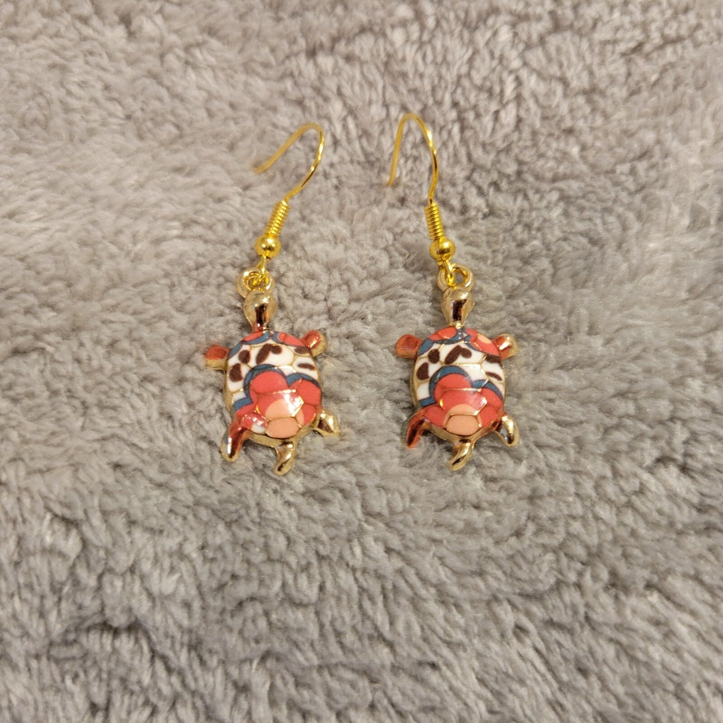Turtles #10 Womens Earrings One Pair Orange Black Zinc Alloy Hanging Gold Tone