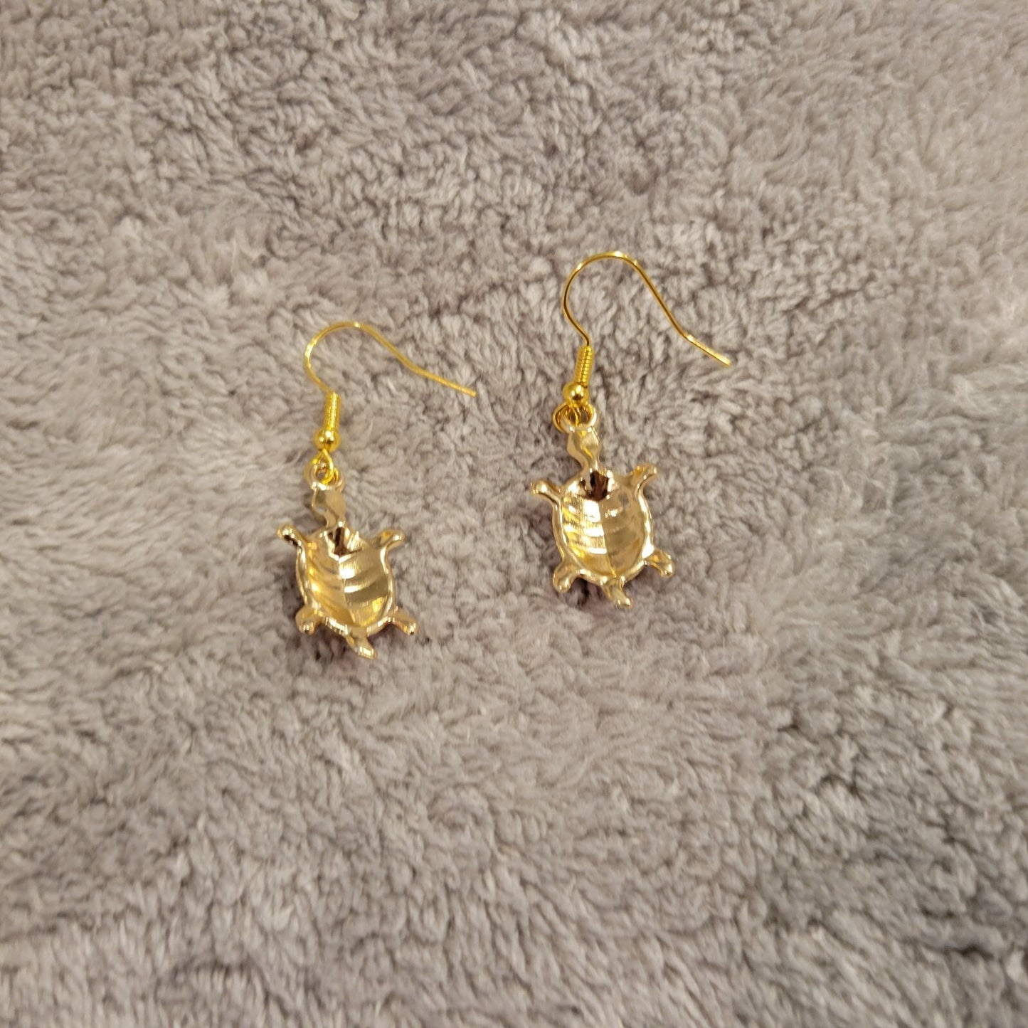 Turtles #10 Womens Earrings One Pair Orange Black Zinc Alloy Hanging Gold Tone