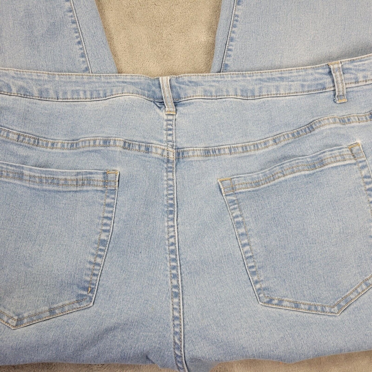 Denim 24 7 Womens Jeans 30WP Cropped Light Blue Denim Zip Fly Comfort Waist