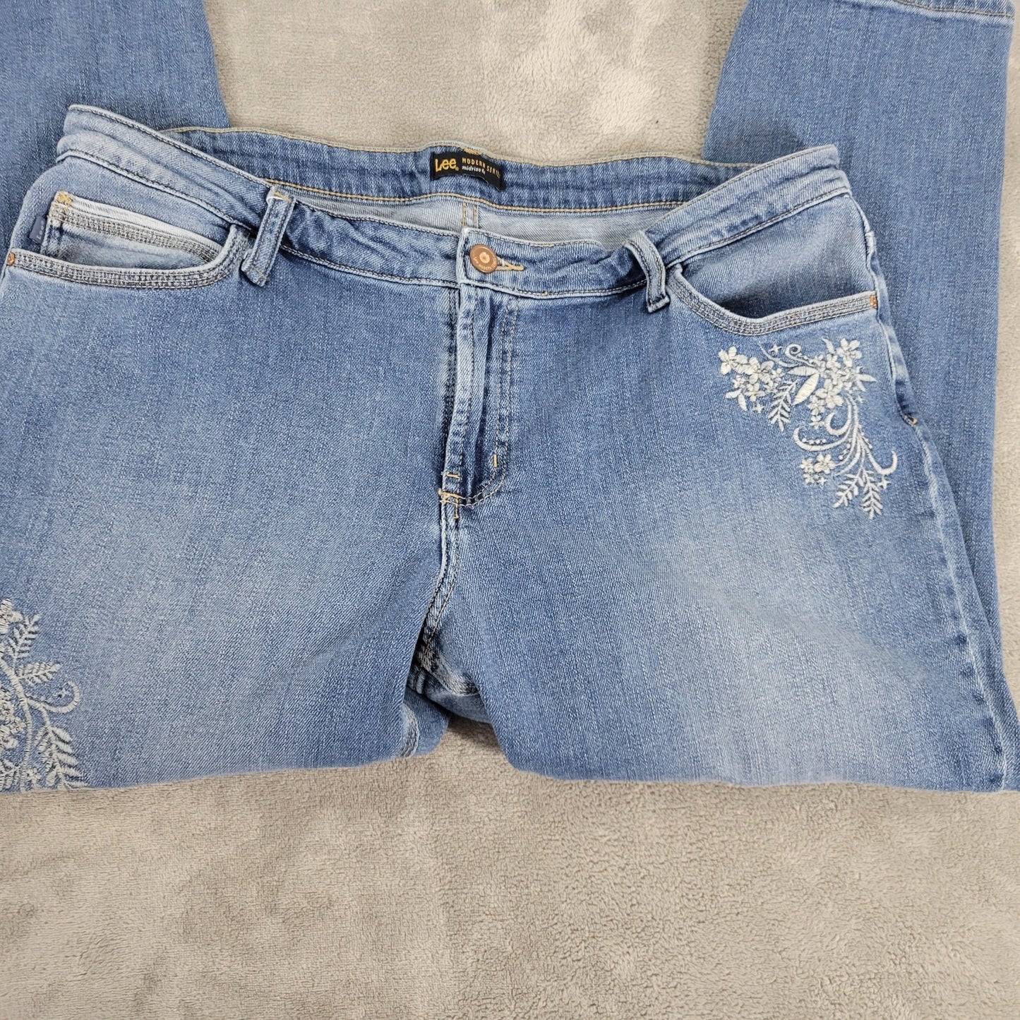 Lee Modern Series Women Jeans 18 Plus Capri Medium Blue Denim Mid Rise Embroider