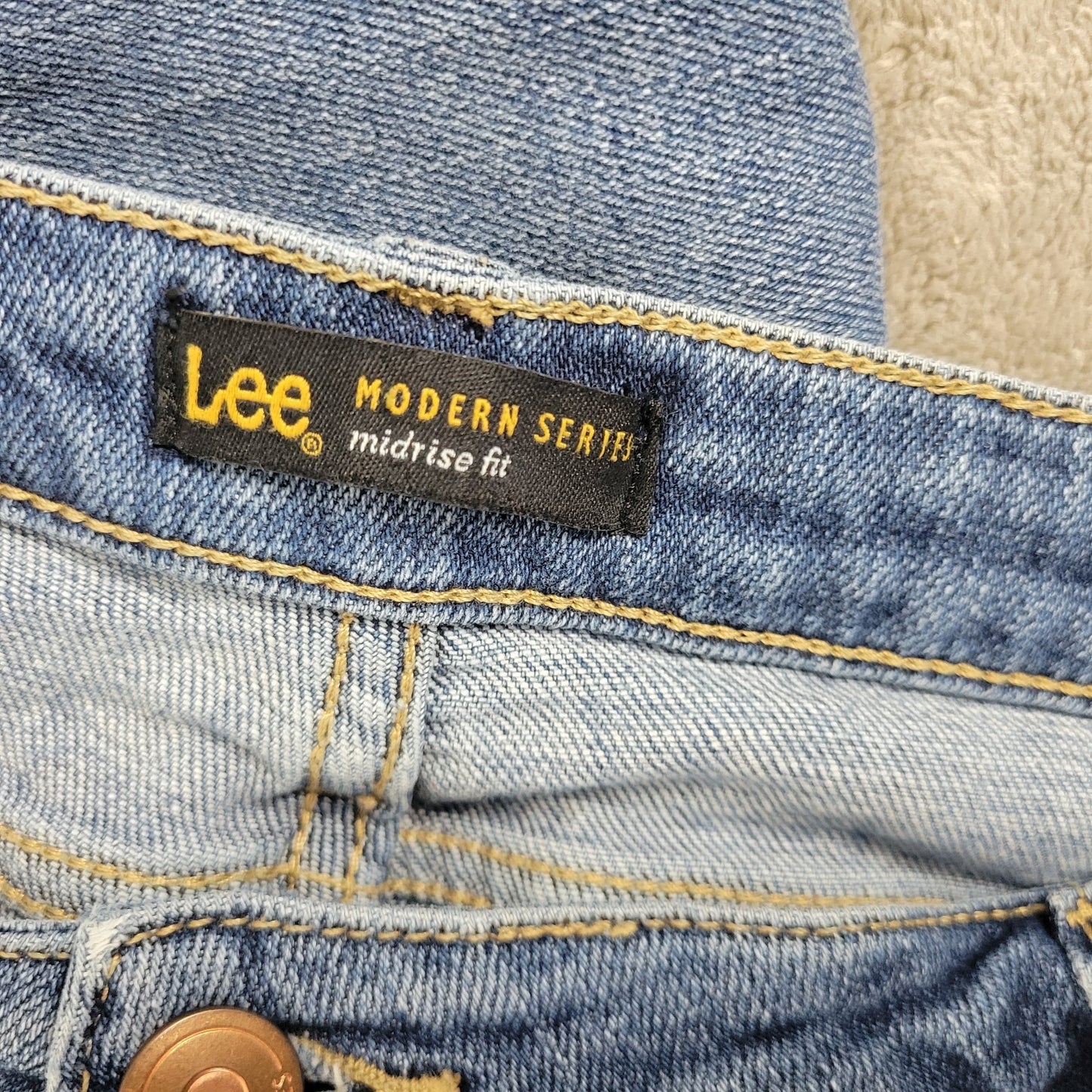 Lee Modern Series Women Jeans 18 Plus Capri Medium Blue Denim Mid Rise Embroider