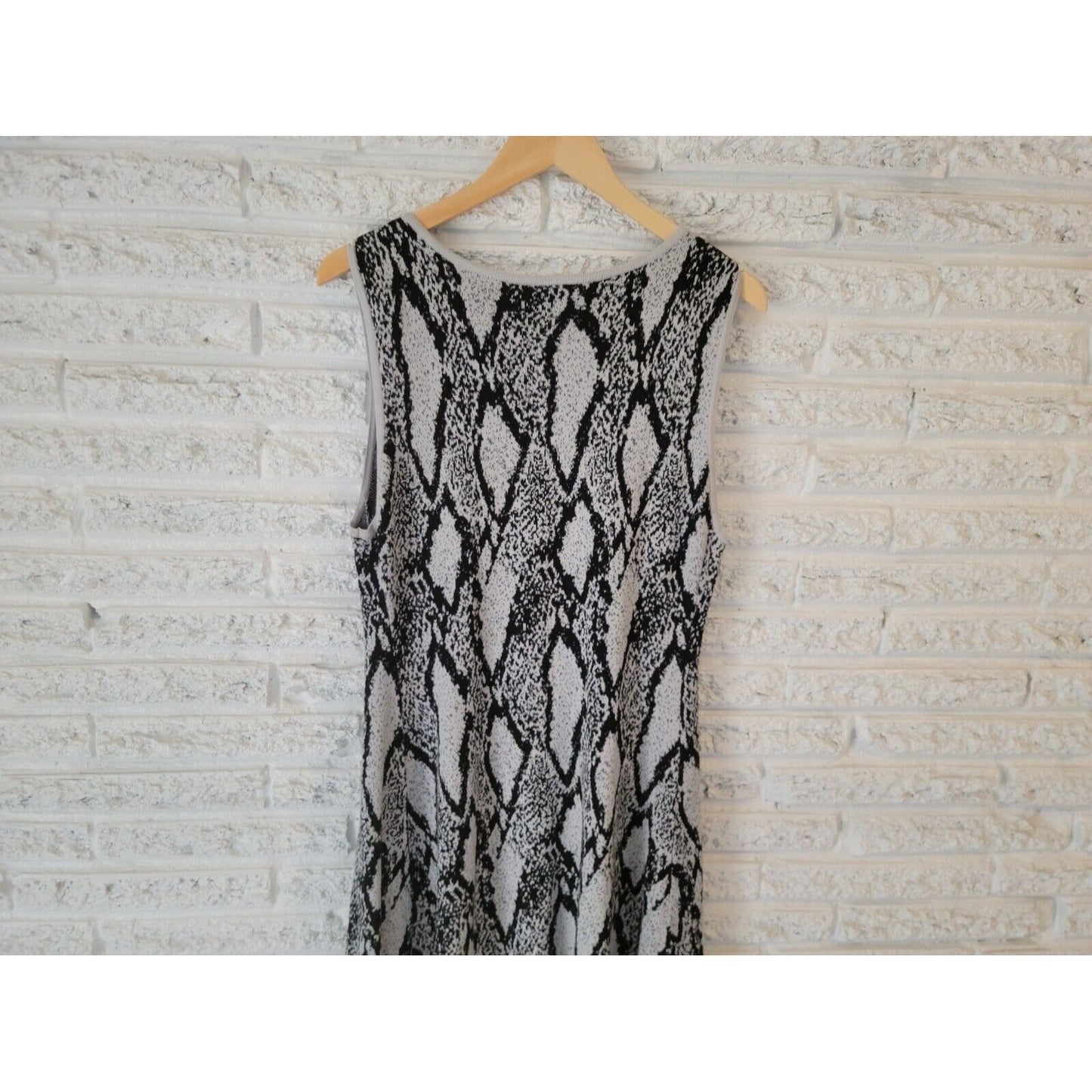 Torrid Womens Dress 2 2X Plus Sweater Tank Knit Black Geometric Sleeveless