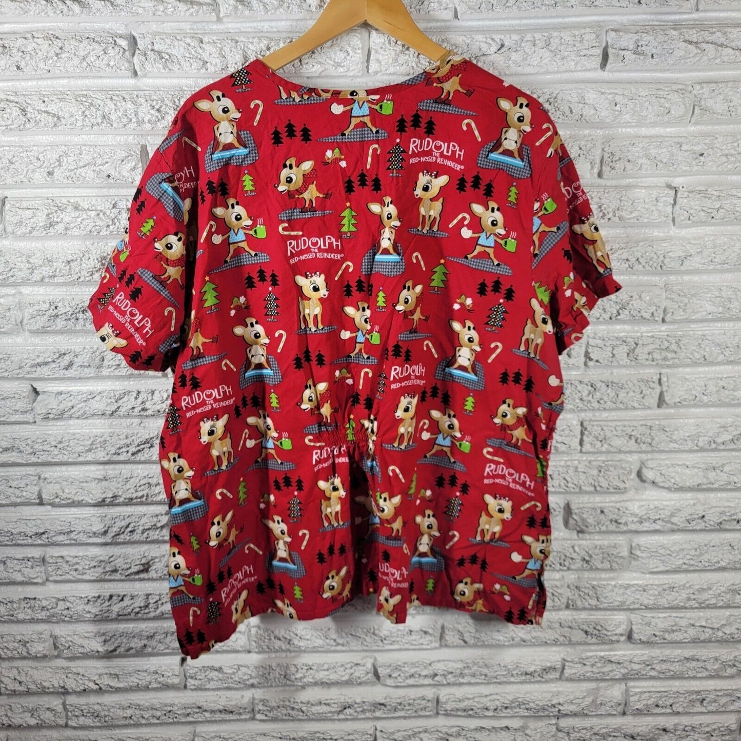Christmas Rudolph Reindeer Unisex Scrub Top 3X Red Pockets Elastic Back Vet Tech