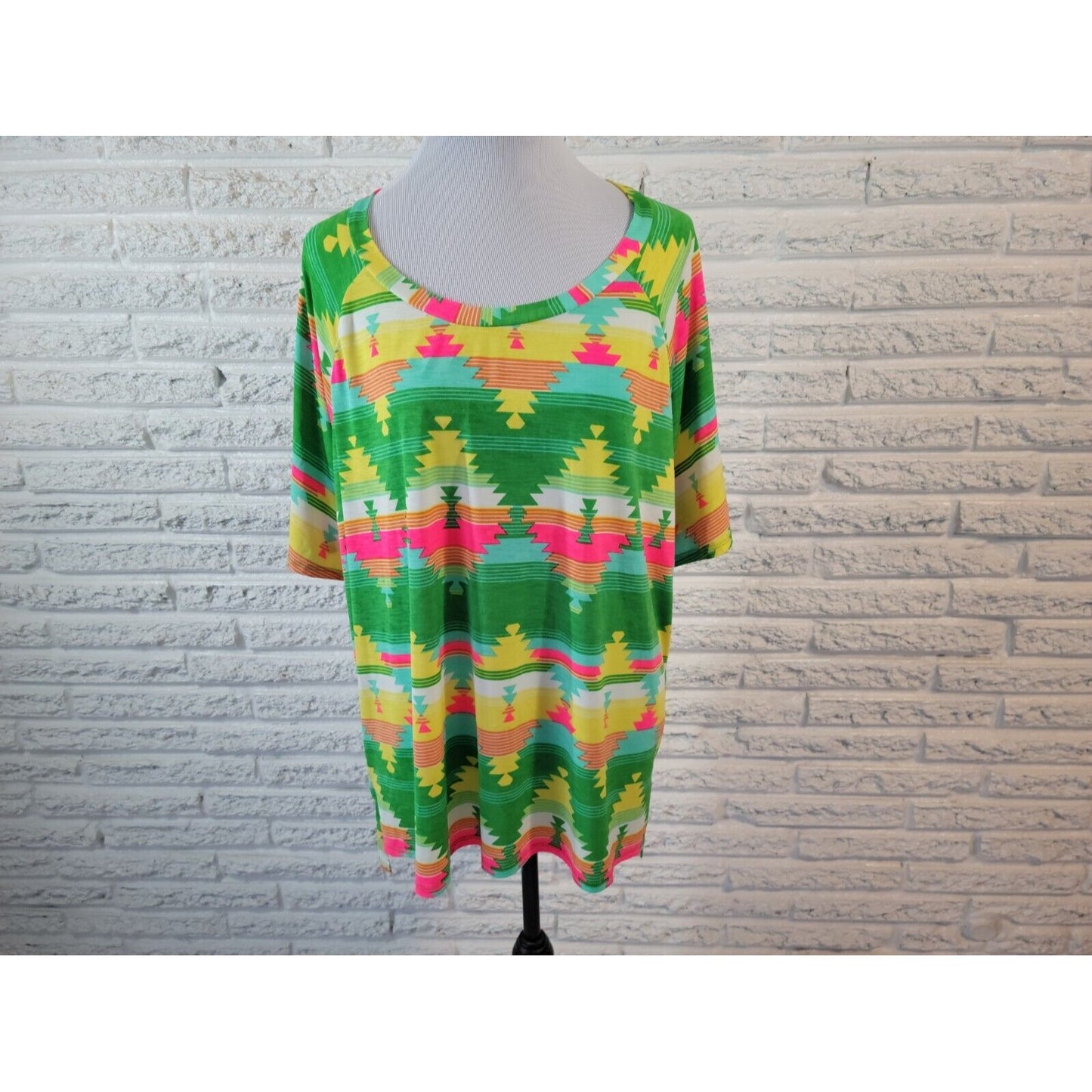 Sew In Love Womens Top 3X Tee Short Sleeve Southwestern Keyhole Green Geometric