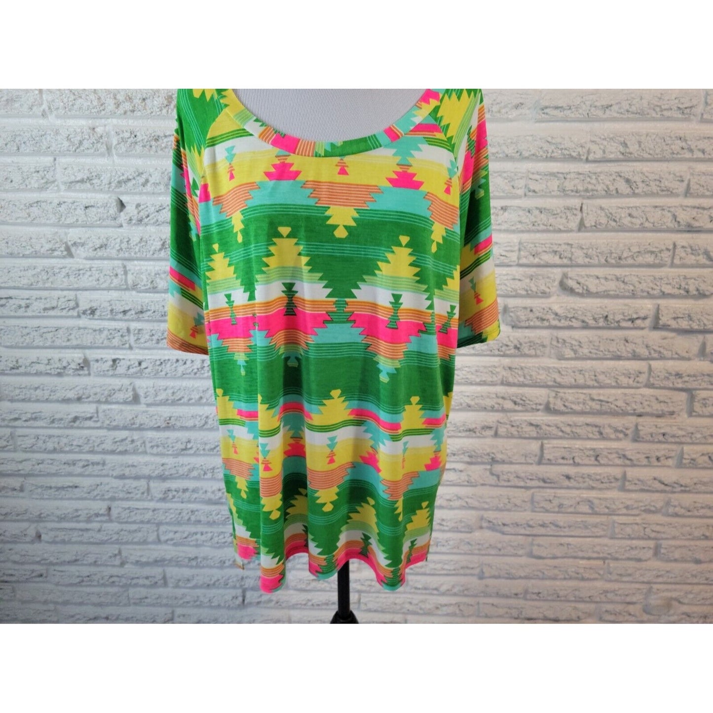 Sew In Love Womens Top 3X Tee Short Sleeve Southwestern Keyhole Green Geometric