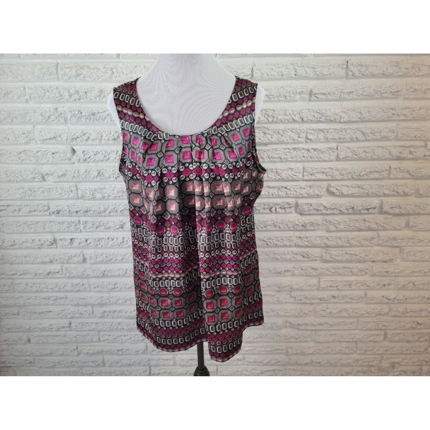 Apt 9 Womens Top Extra Large XL Tank Zip Back Slick Sleeveless Pink Geometric