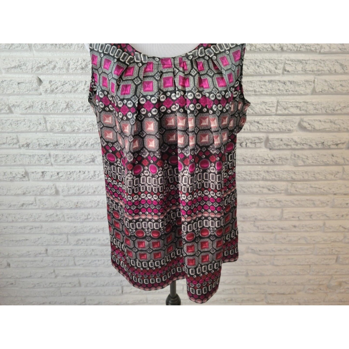 Apt 9 Womens Top Extra Large XL Tank Zip Back Slick Sleeveless Pink Geometric