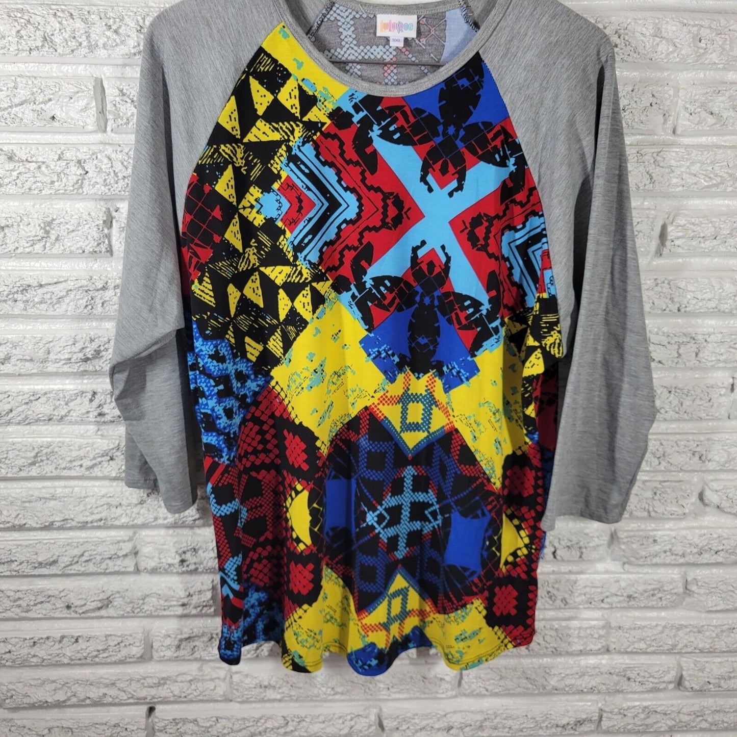 Lularoe Womens Top 3XL Plus Tee 3/4 Raglan Sleeve Blue Red Geometric Poly Blend