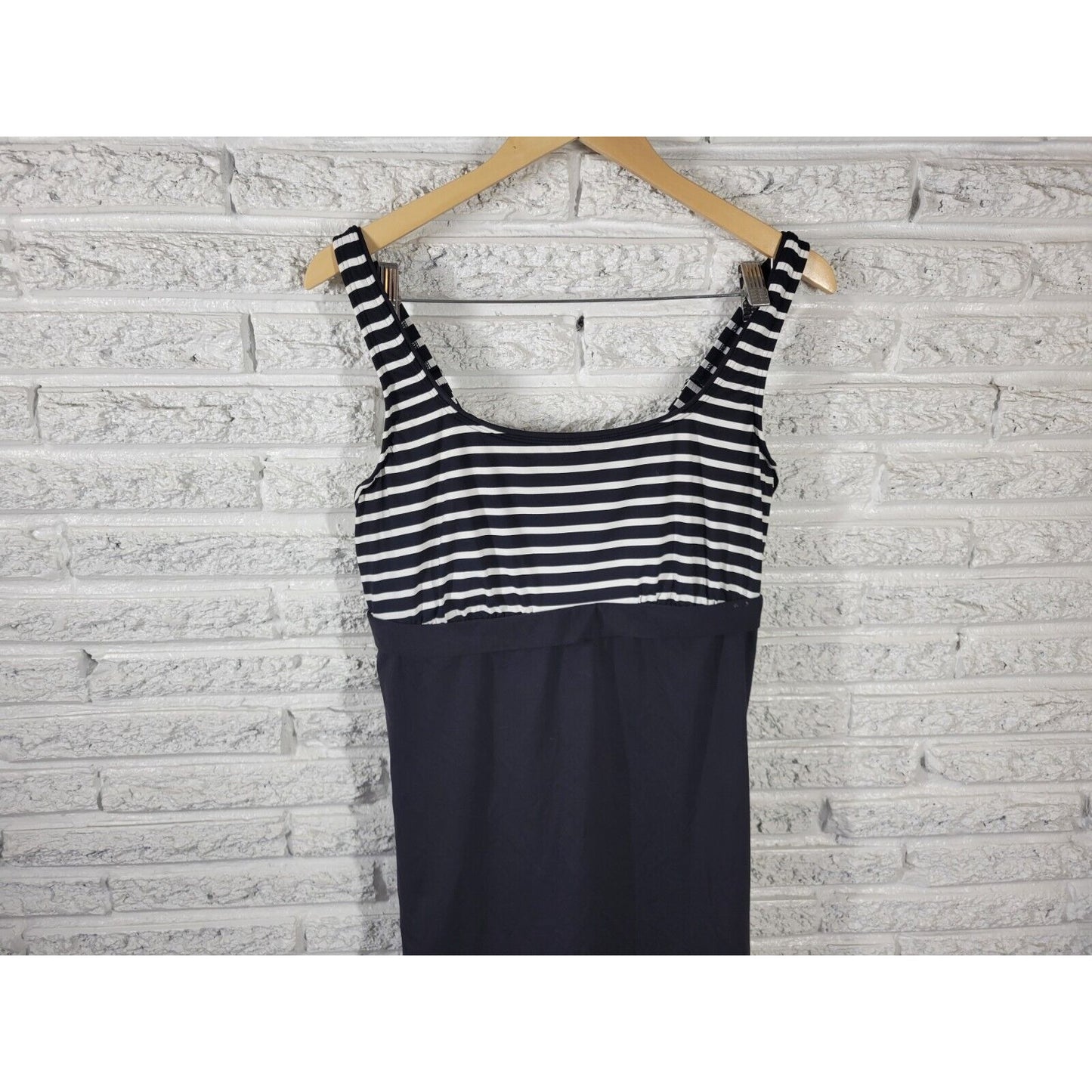 Lands End Womens Swim Top 16 Black Stripe Adjustable Wide Strap Underwire Bra