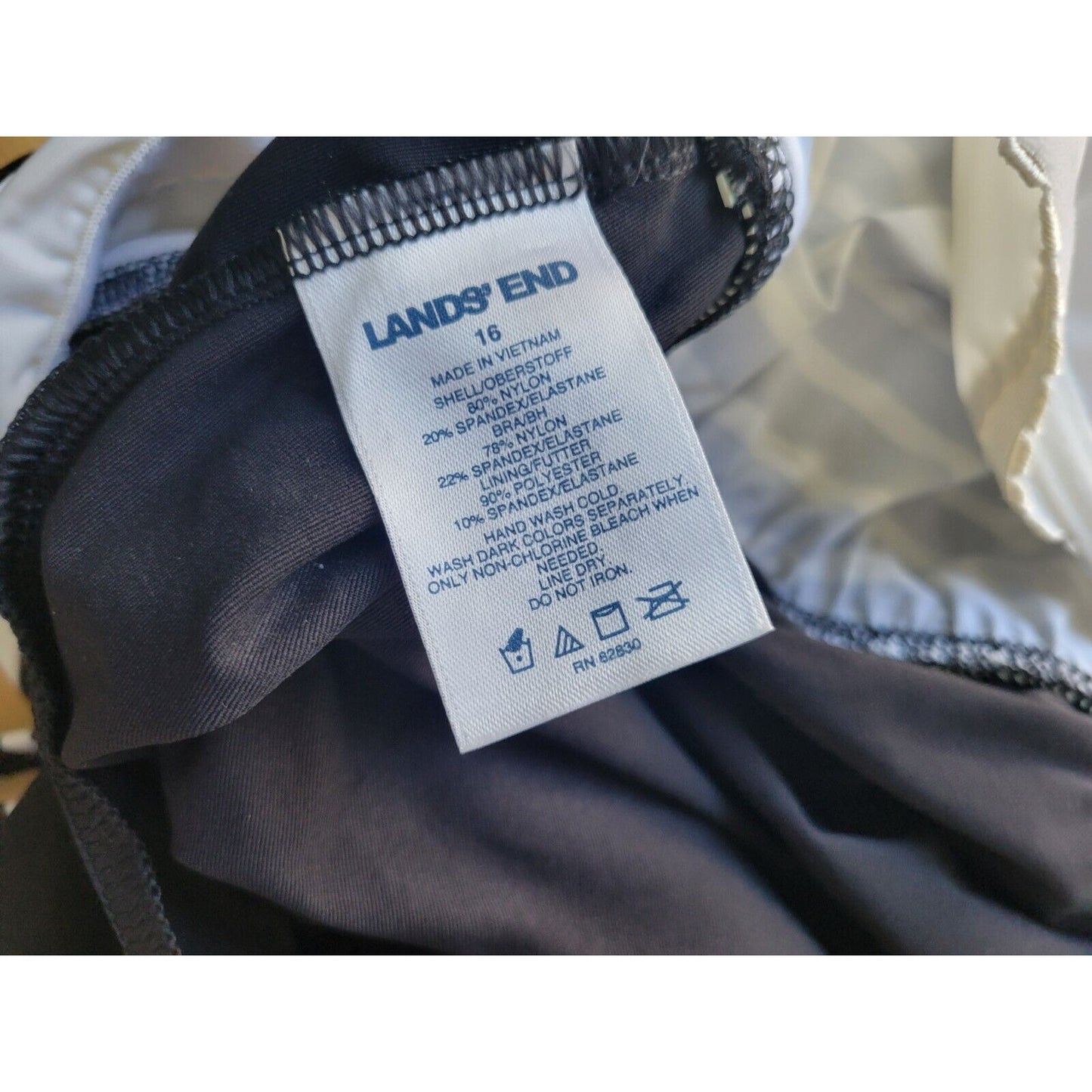 Lands End Womens Swim Top 16 Black Stripe Adjustable Wide Strap Underwire Bra