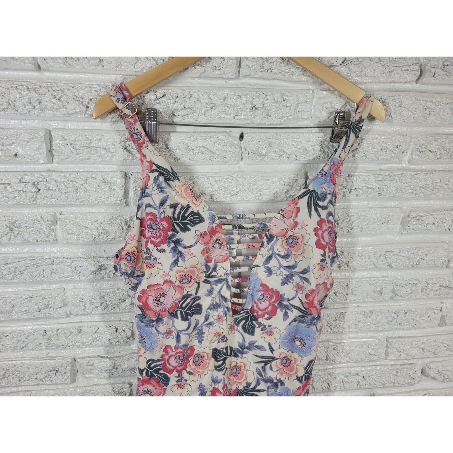 Time Tru Womens Swimsuit 1X Plus One Piece Blue Floral Lattice Plunge Bra Lined