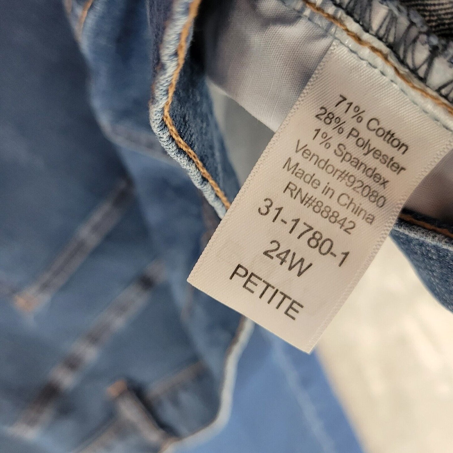 Woman Within Womens Jeans 22WP Petite Capri Straight Leg Medium Blue Denim Zip